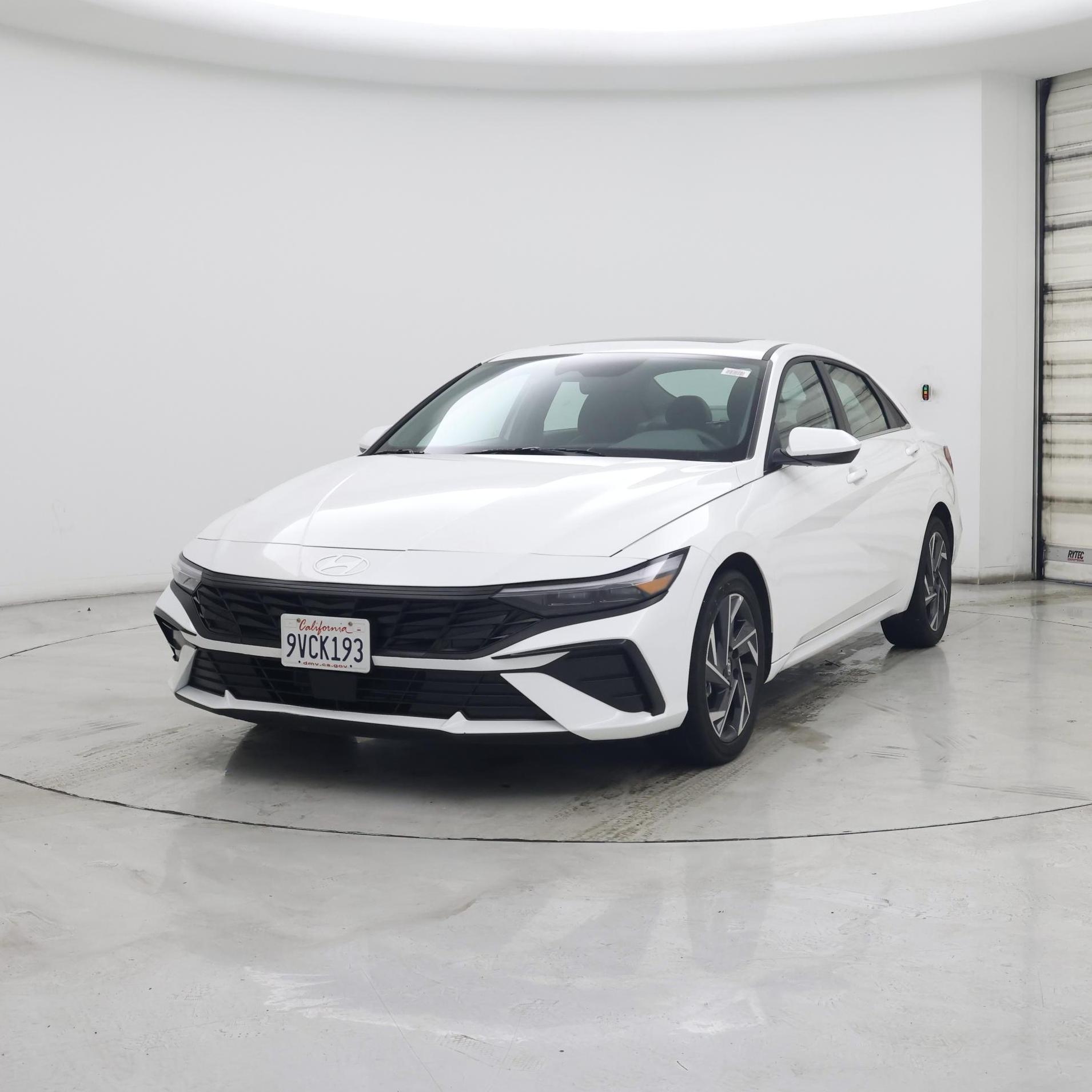 Thumbnail: 2025 Hyundai Elantra - 4