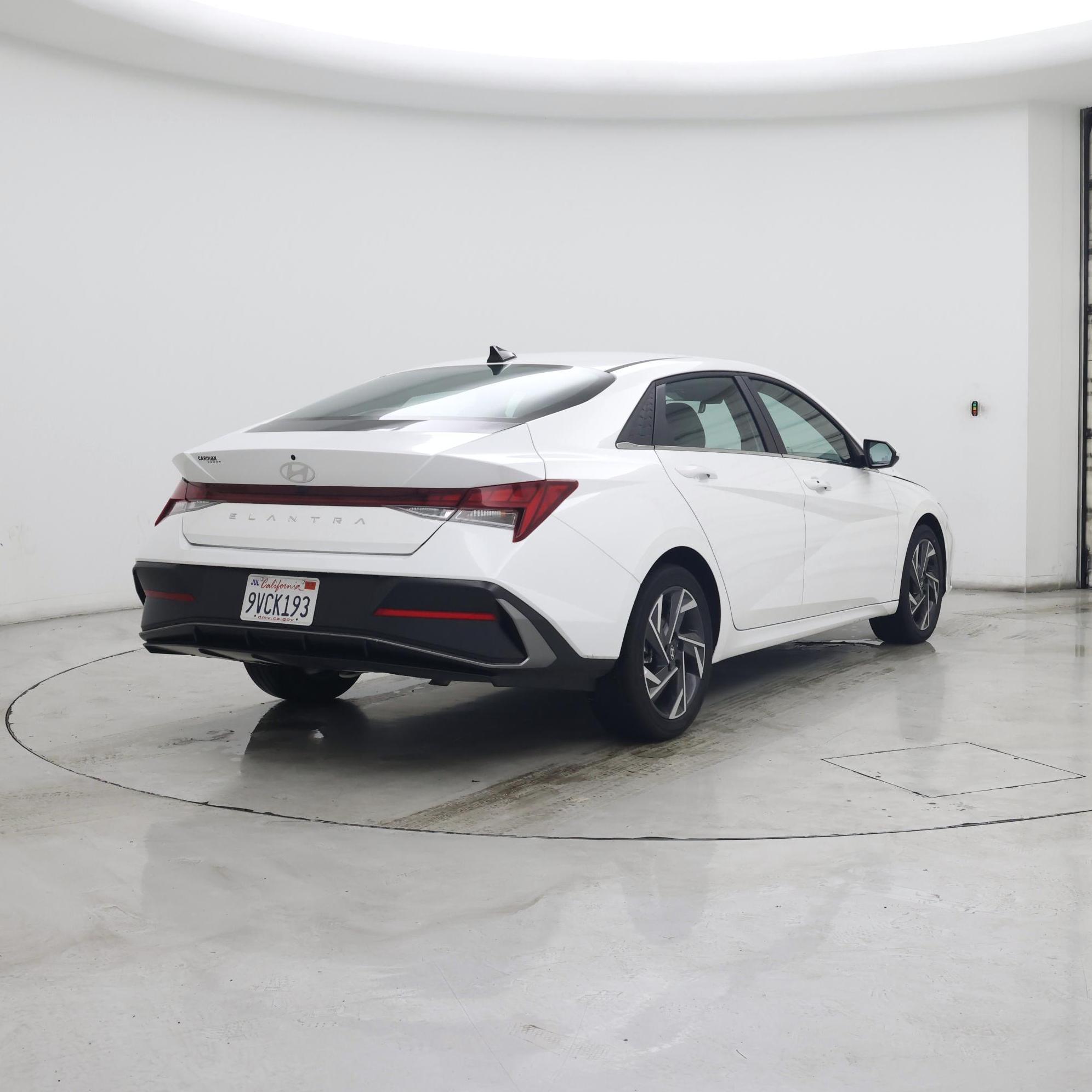 Thumbnail: 2025 Hyundai Elantra - 8