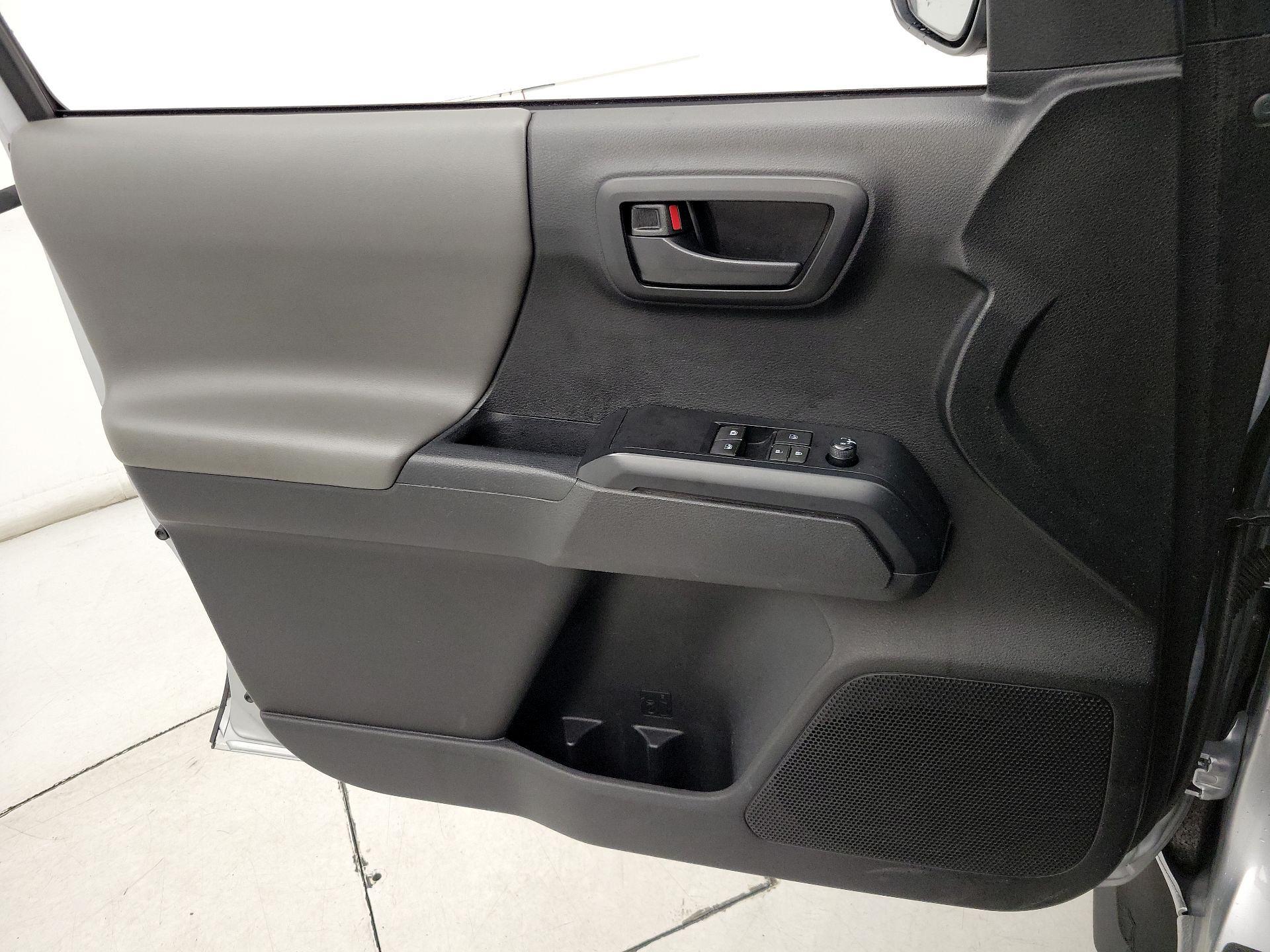 Thumbnail: 2022 Toyota Tacoma - 12