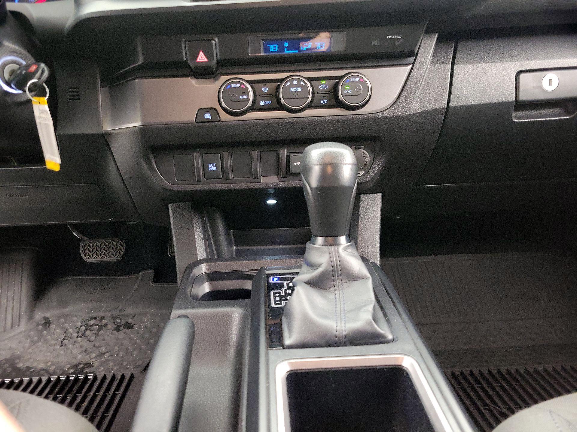 Thumbnail: 2022 Toyota Tacoma - 17