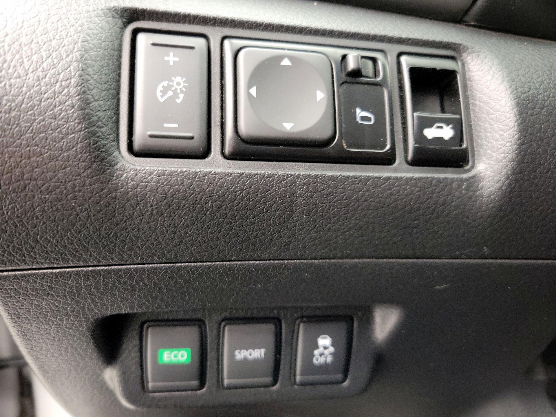 Thumbnail: 2018 Nissan Sentra - 13