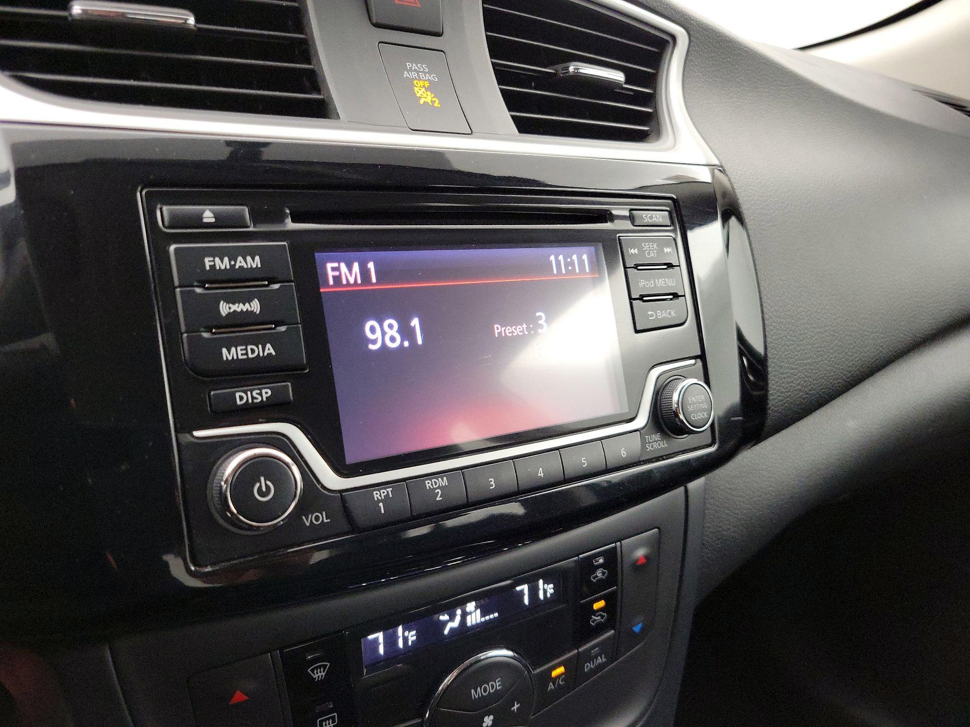 Thumbnail: 2018 Nissan Sentra - 15