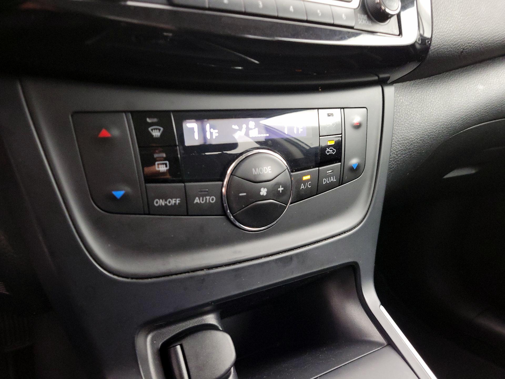 Thumbnail: 2018 Nissan Sentra - 16