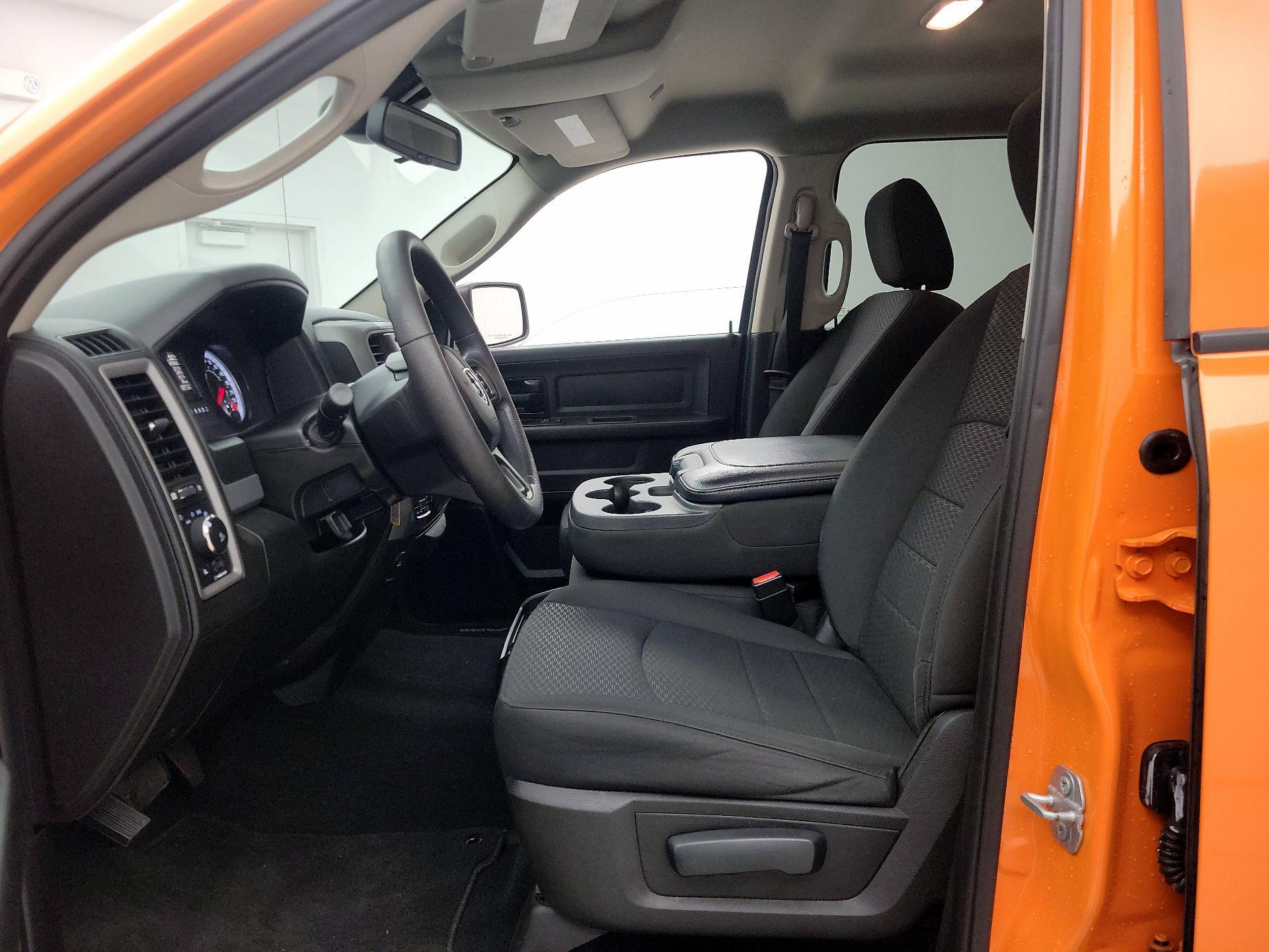 Thumbnail: 2019 RAM 1500 Classic - 11