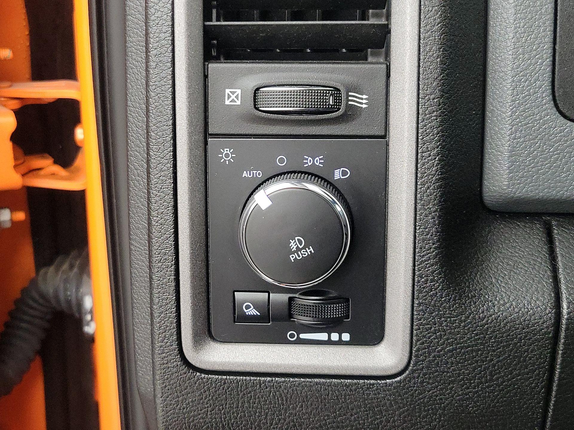 Thumbnail: 2019 RAM 1500 Classic - 13