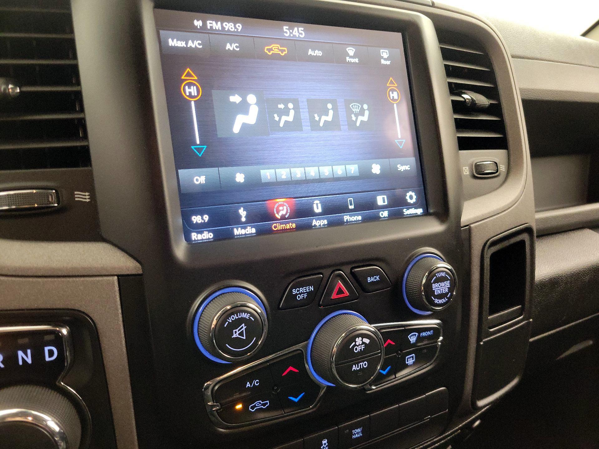 Thumbnail: 2019 RAM 1500 Classic - 16