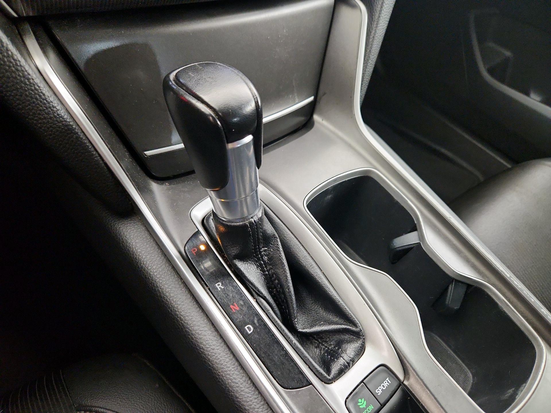 Thumbnail: 2019 Honda Accord - 17