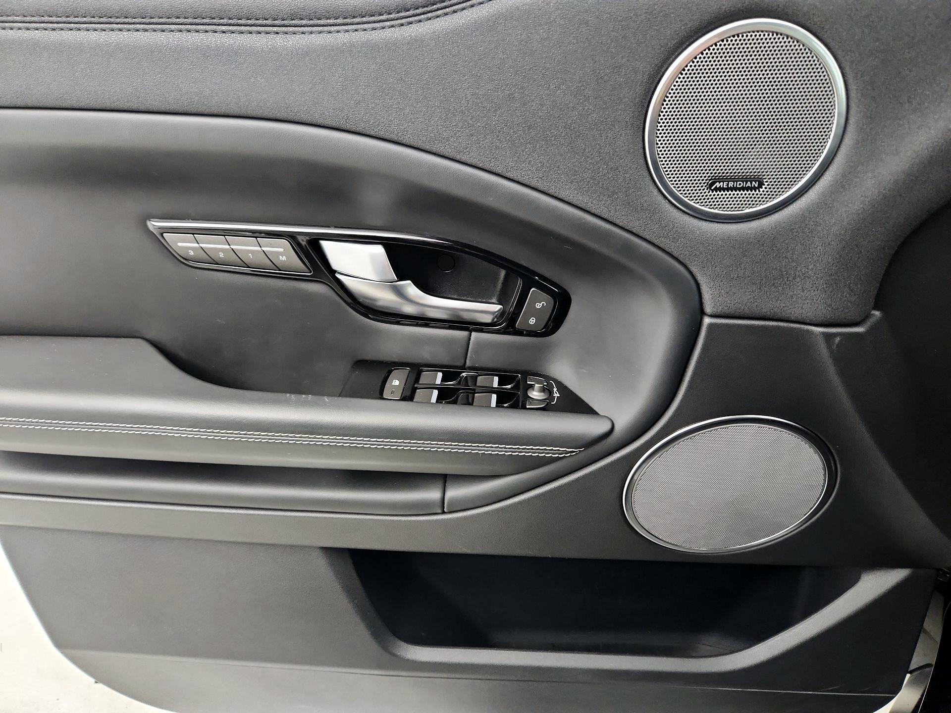 Thumbnail: 2018 Land Rover Range Rover Evoque - 12