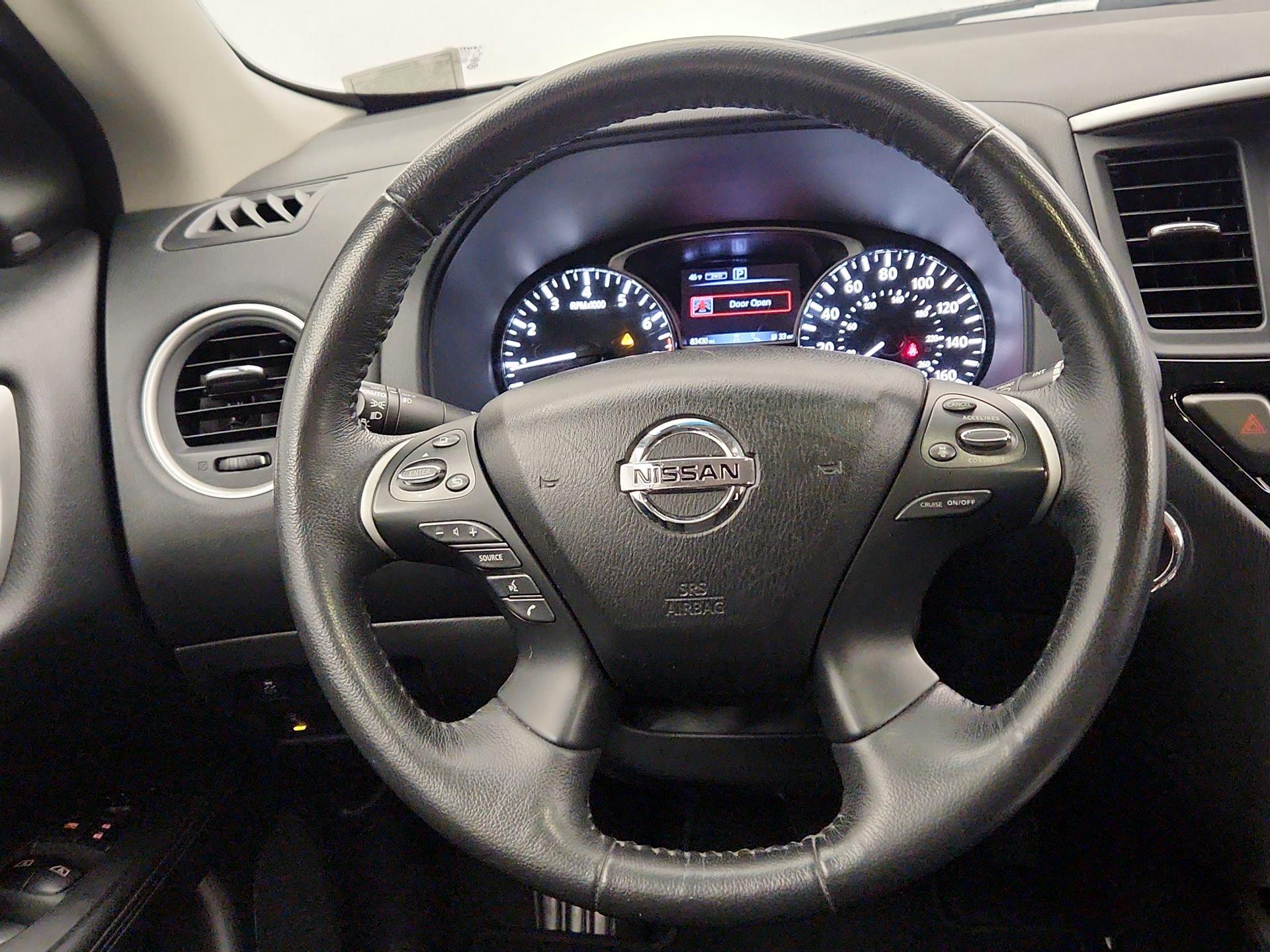 Thumbnail: 2020 Nissan Pathfinder - 10