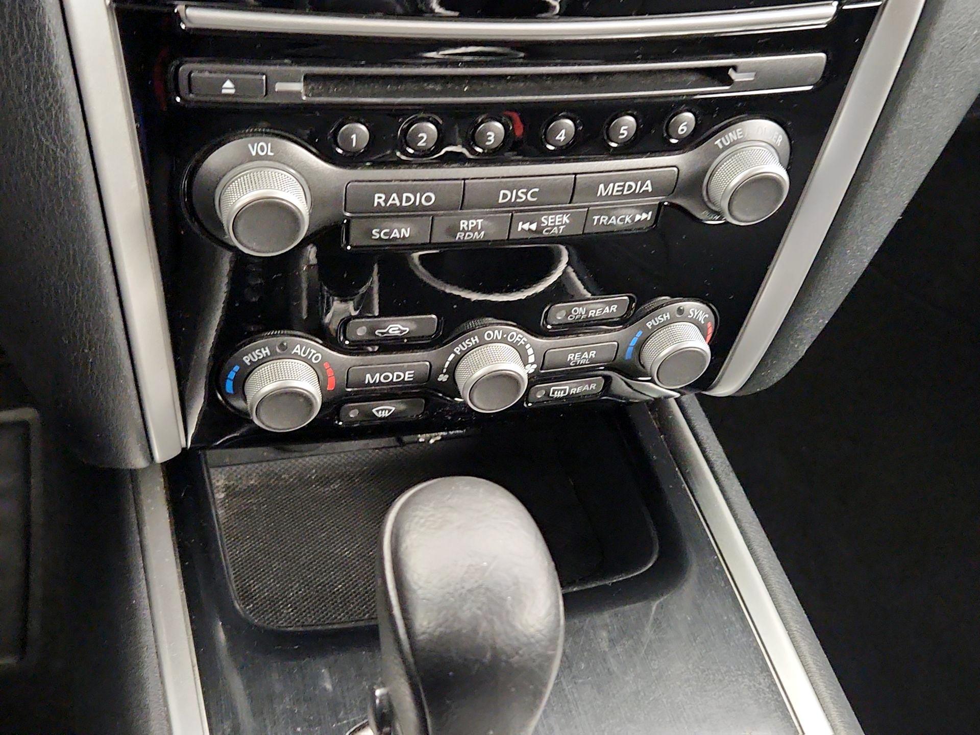 Thumbnail: 2020 Nissan Pathfinder - 16