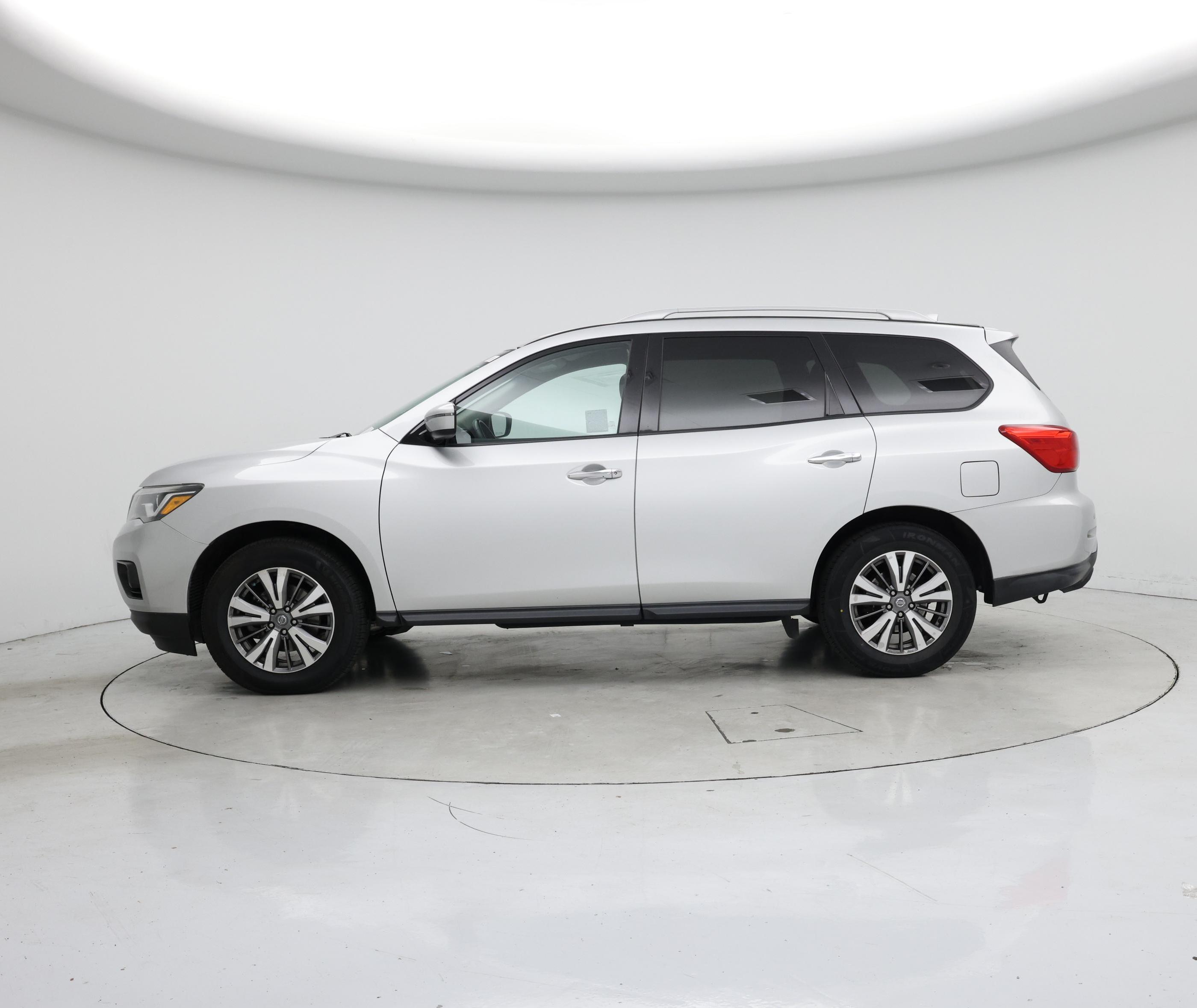 Thumbnail: 2020 Nissan Pathfinder - 3