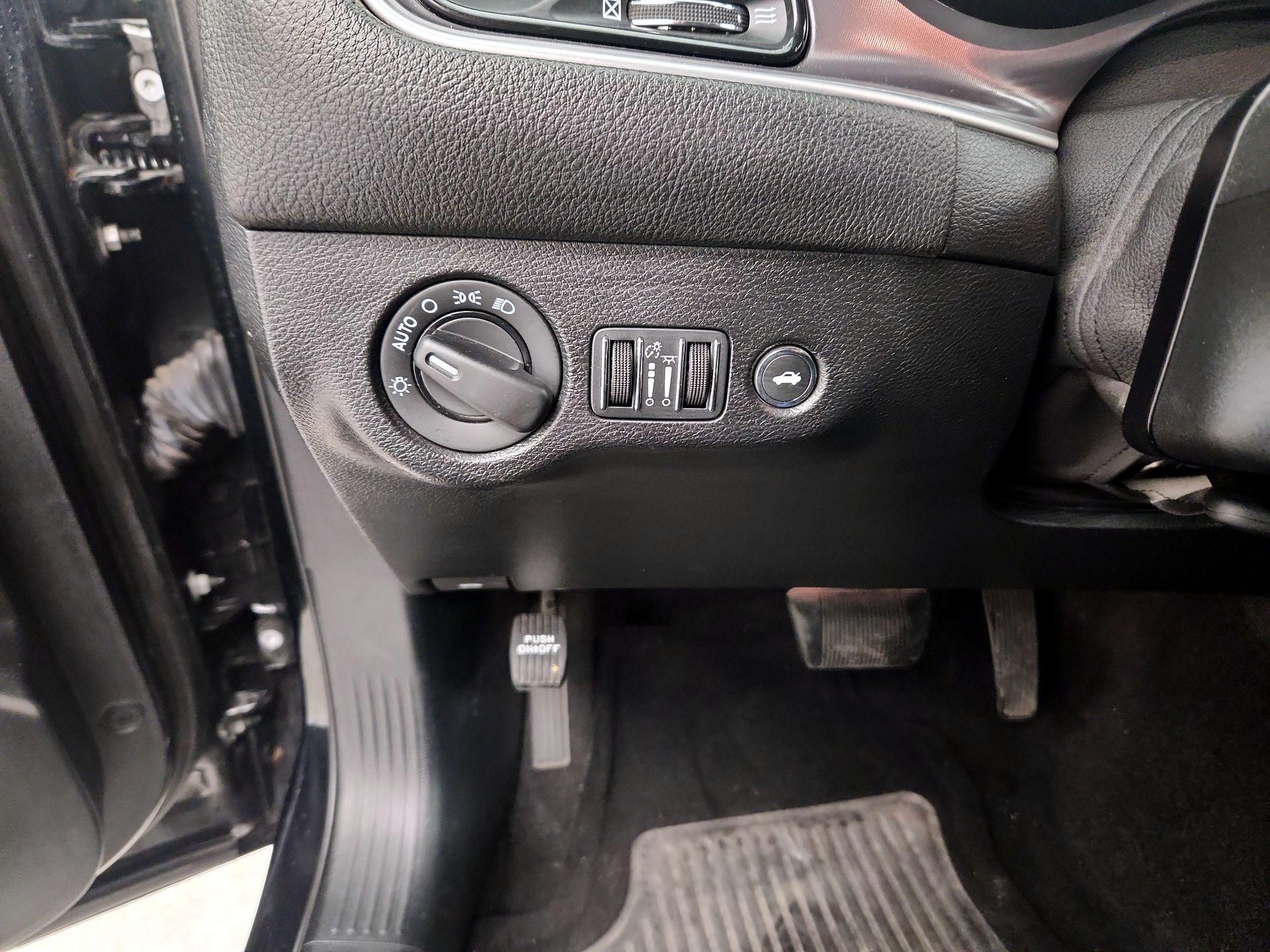 Thumbnail: 2019 Dodge Challenger - 13