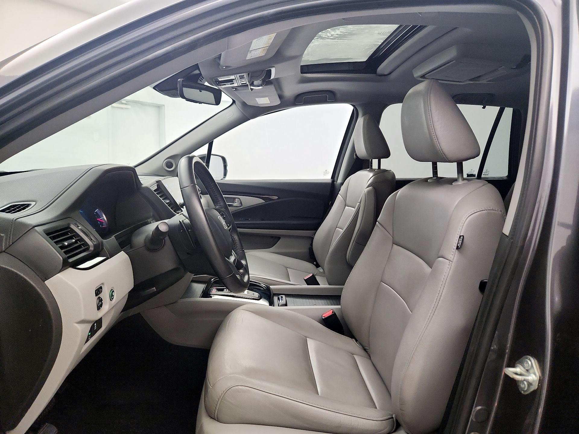 Thumbnail: 2019 Honda Pilot - 11