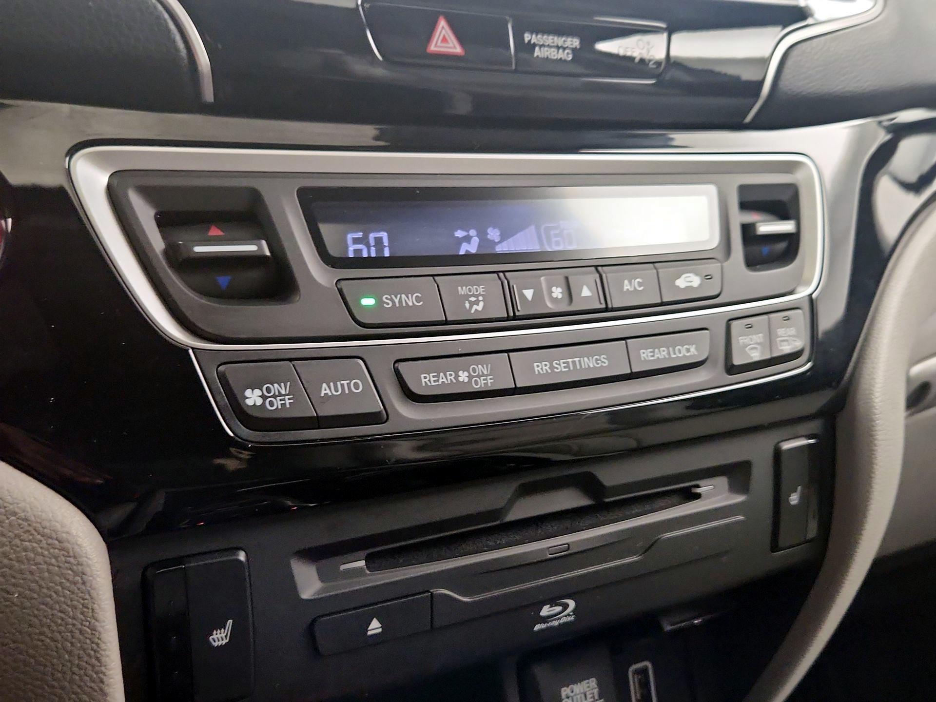 Thumbnail: 2019 Honda Pilot - 17