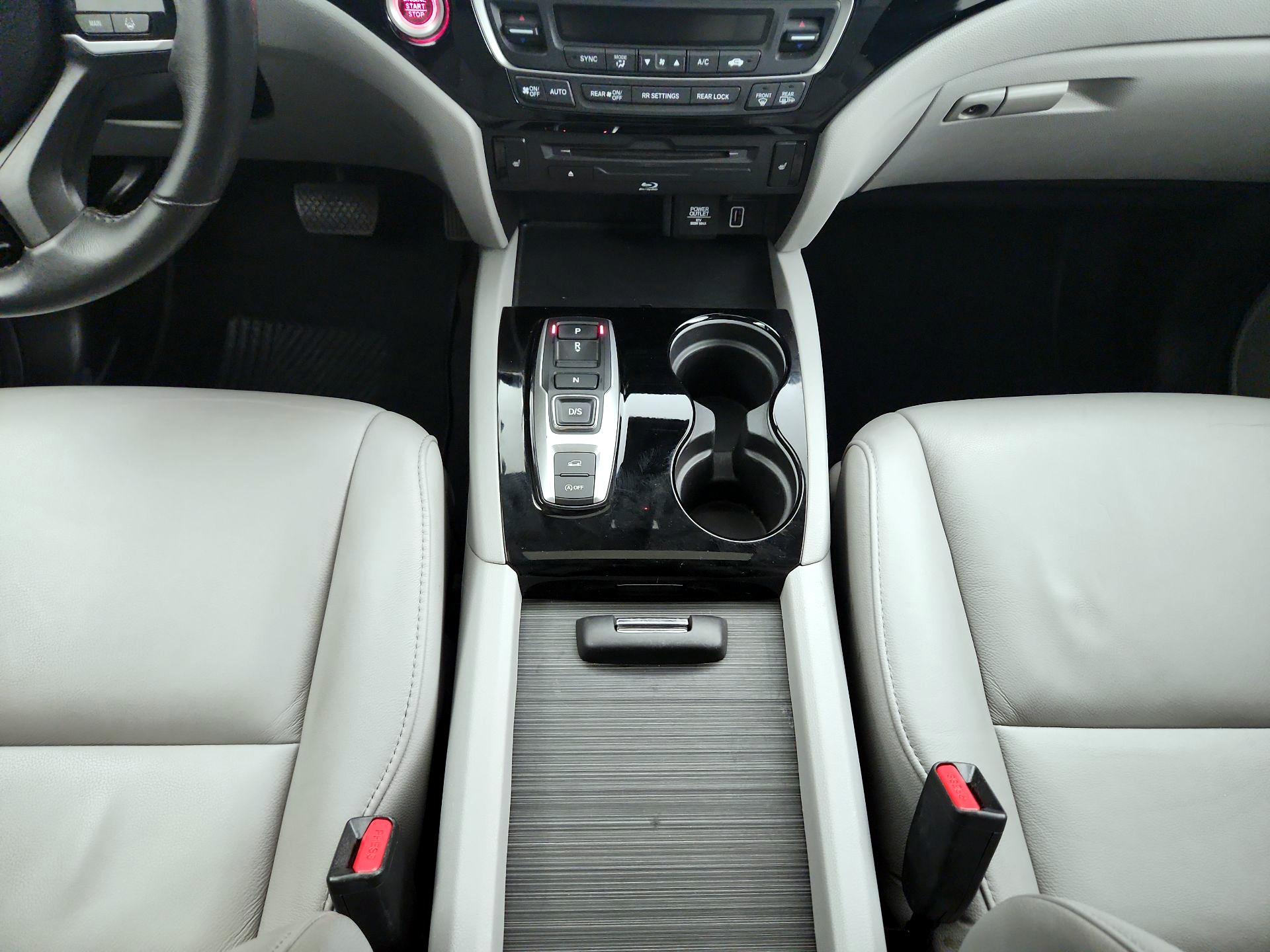 Thumbnail: 2019 Honda Pilot - 18