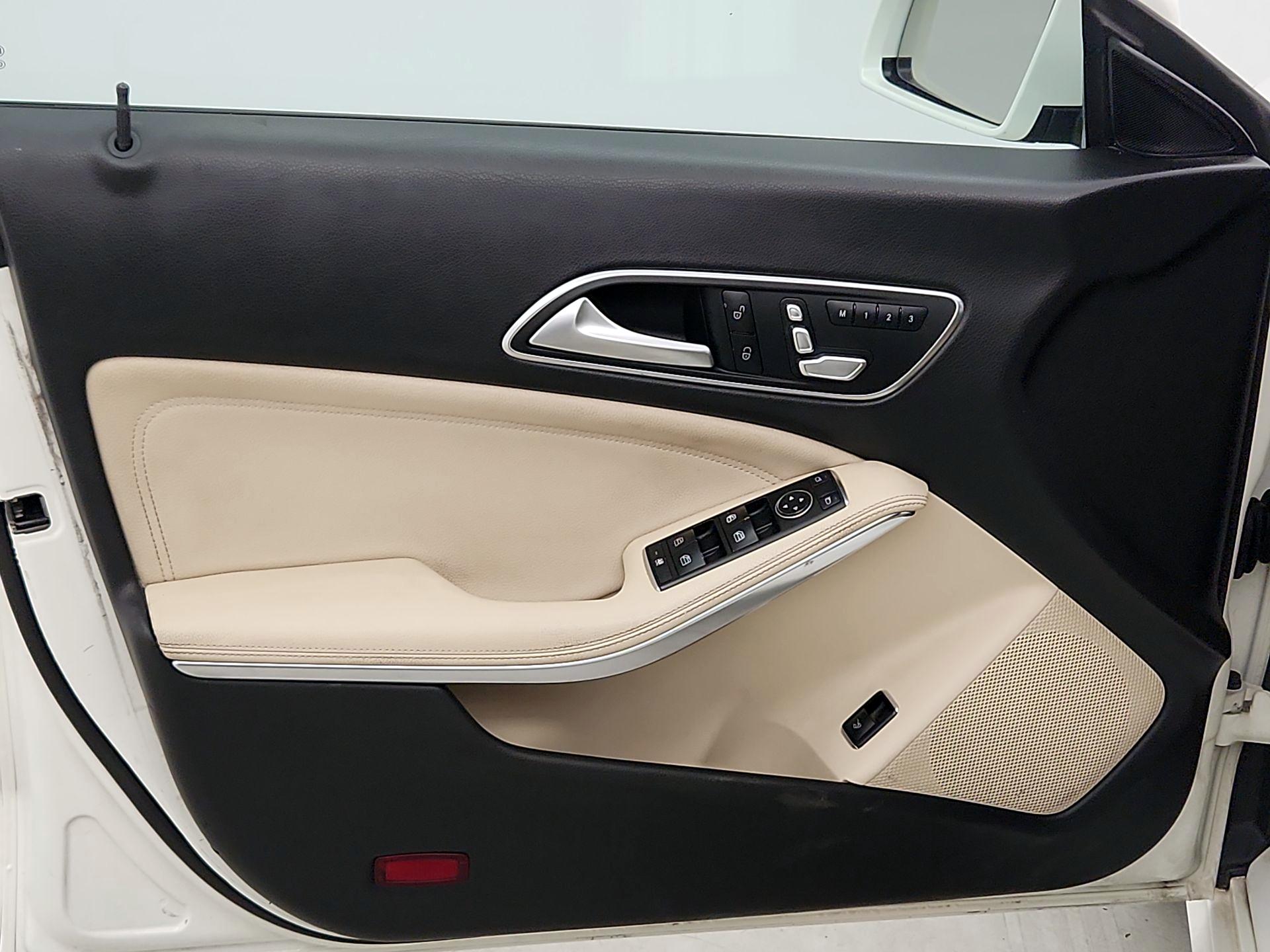 Thumbnail: 2017 Mercedes-Benz CLA - 12