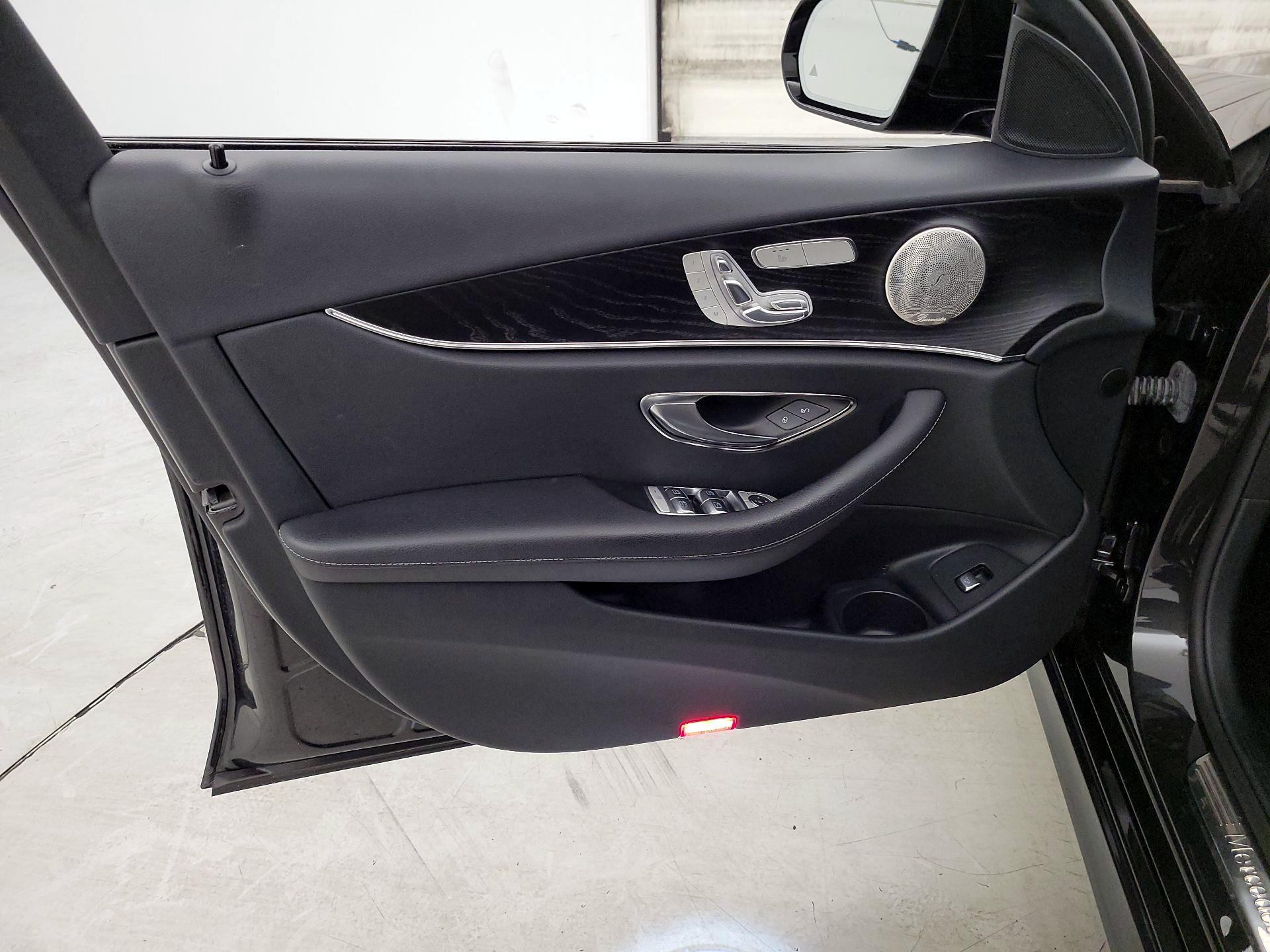 Thumbnail: 2022 Mercedes-Benz E-Class - 12