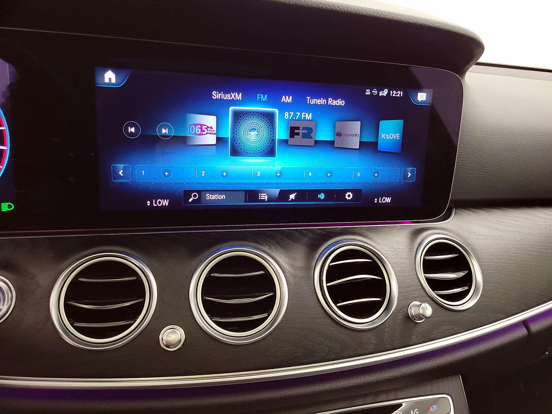 Thumbnail: 2022 Mercedes-Benz E-Class - 14