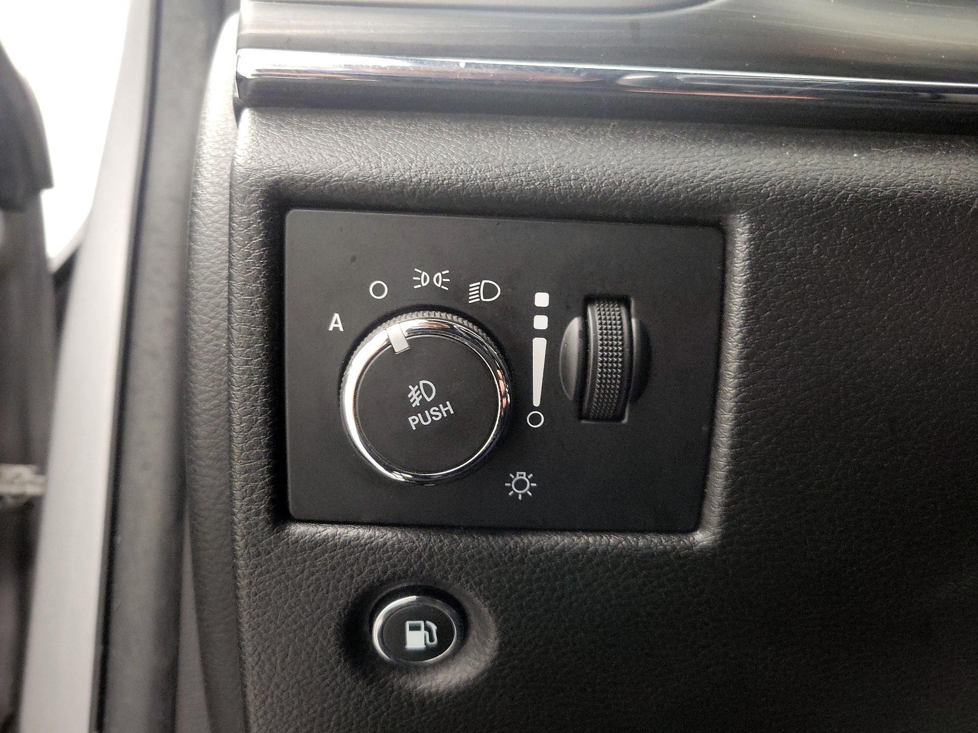 Thumbnail: 2019 Jeep Grand Cherokee - 13