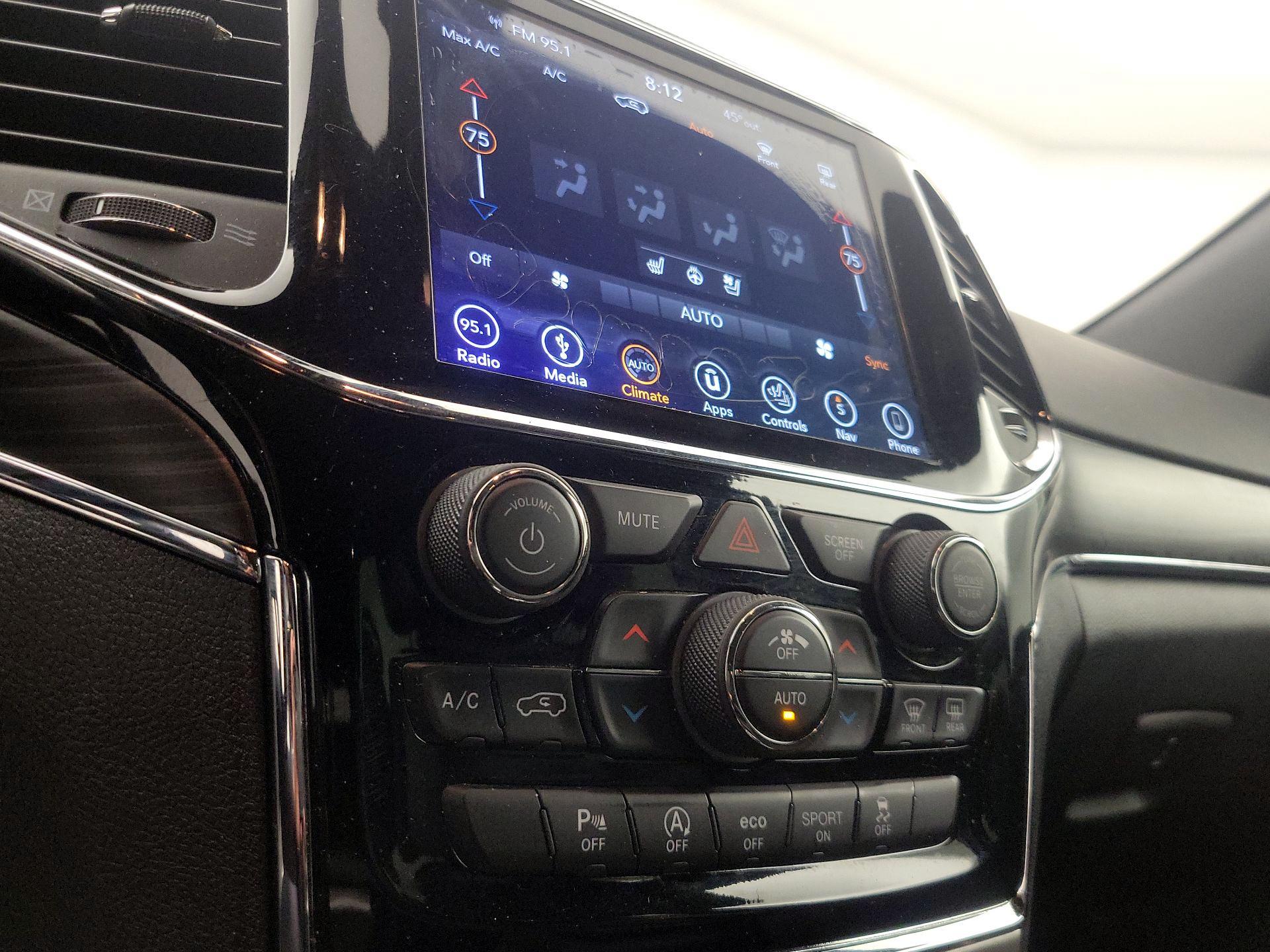 Thumbnail: 2019 Jeep Grand Cherokee - 17