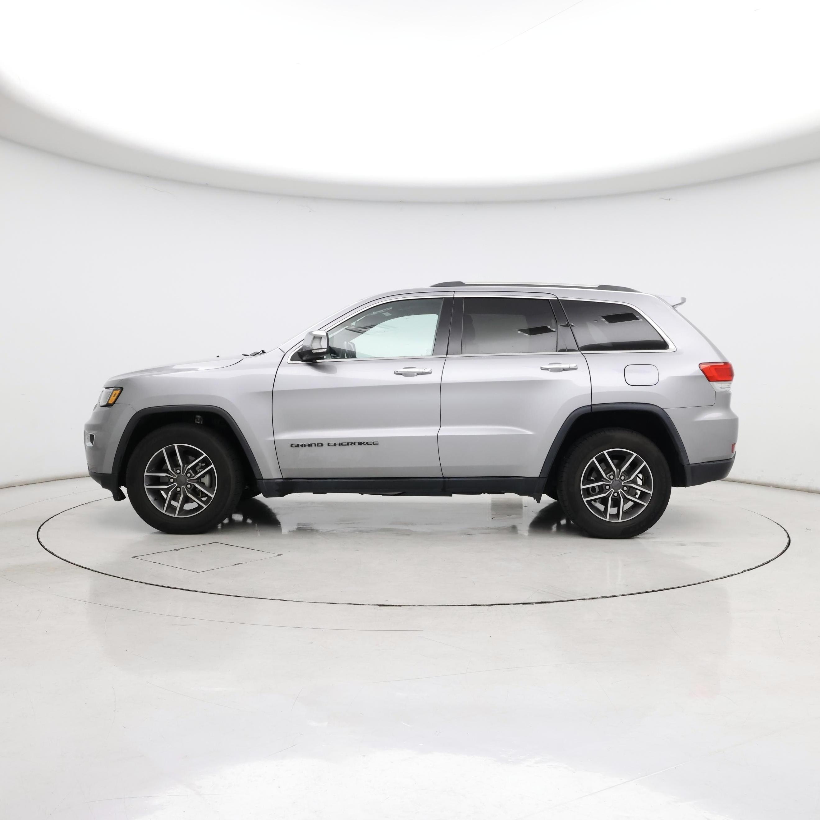 Thumbnail: 2019 Jeep Grand Cherokee - 3