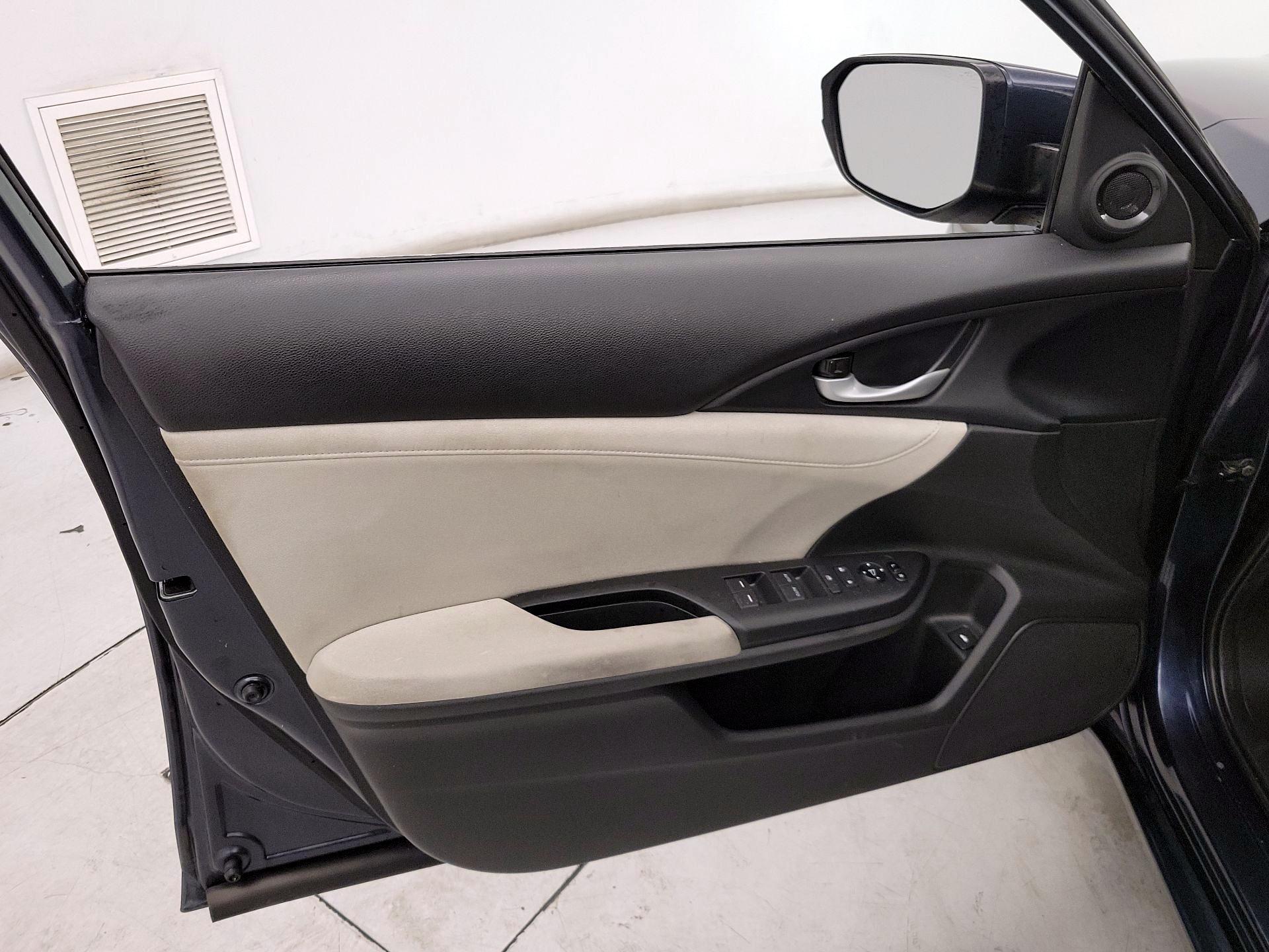 Thumbnail: 2019 Honda Insight - 12