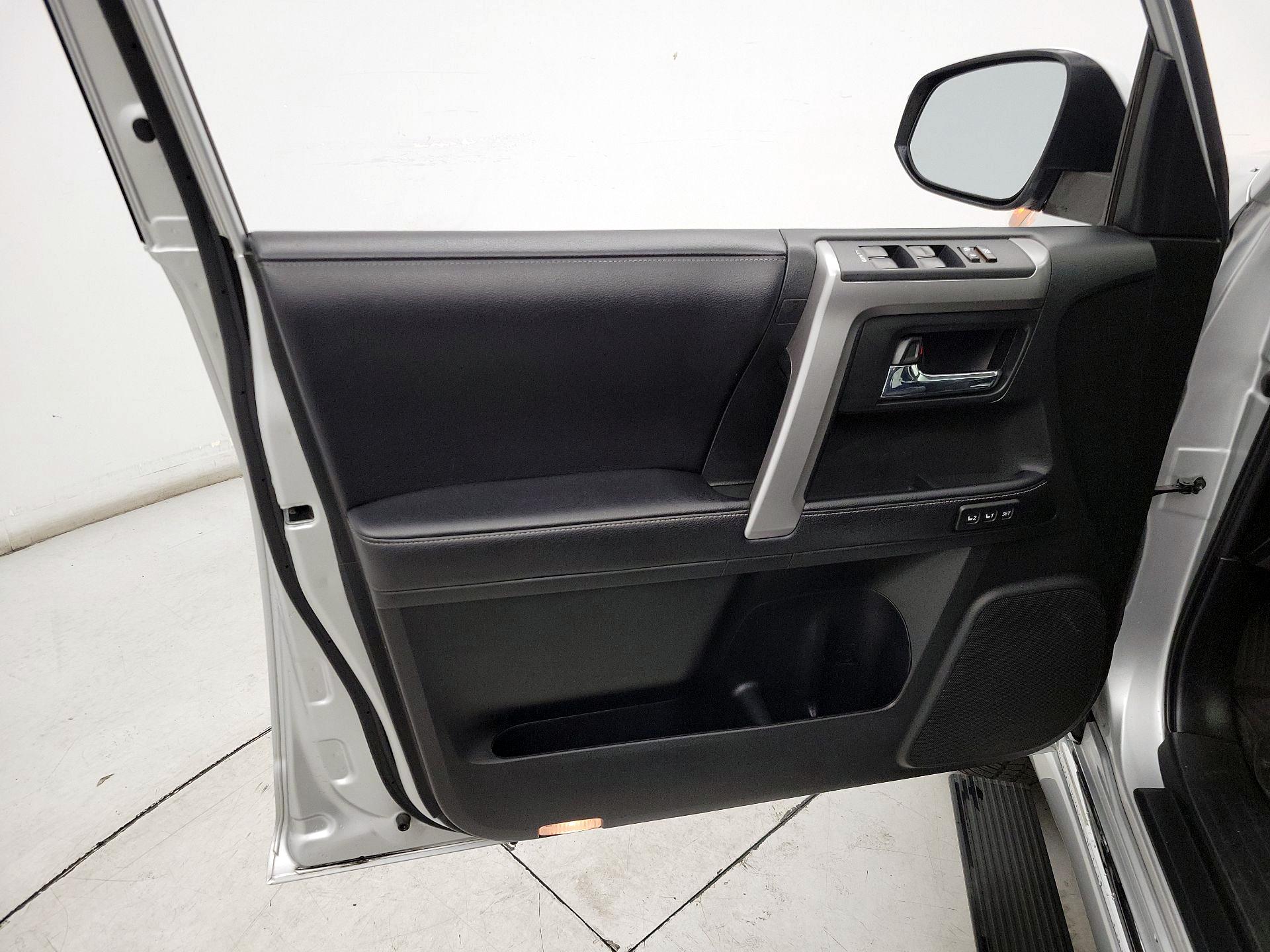 Thumbnail: 2018 Toyota 4Runner - 12