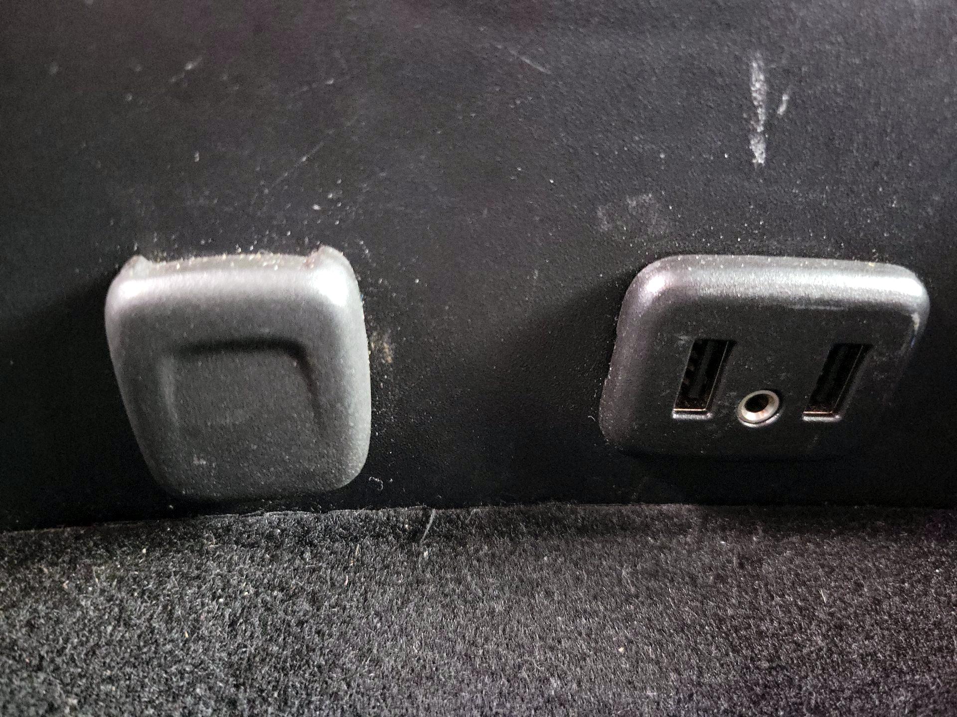 Thumbnail: 2017 Chevrolet Silverado 1500 - 19