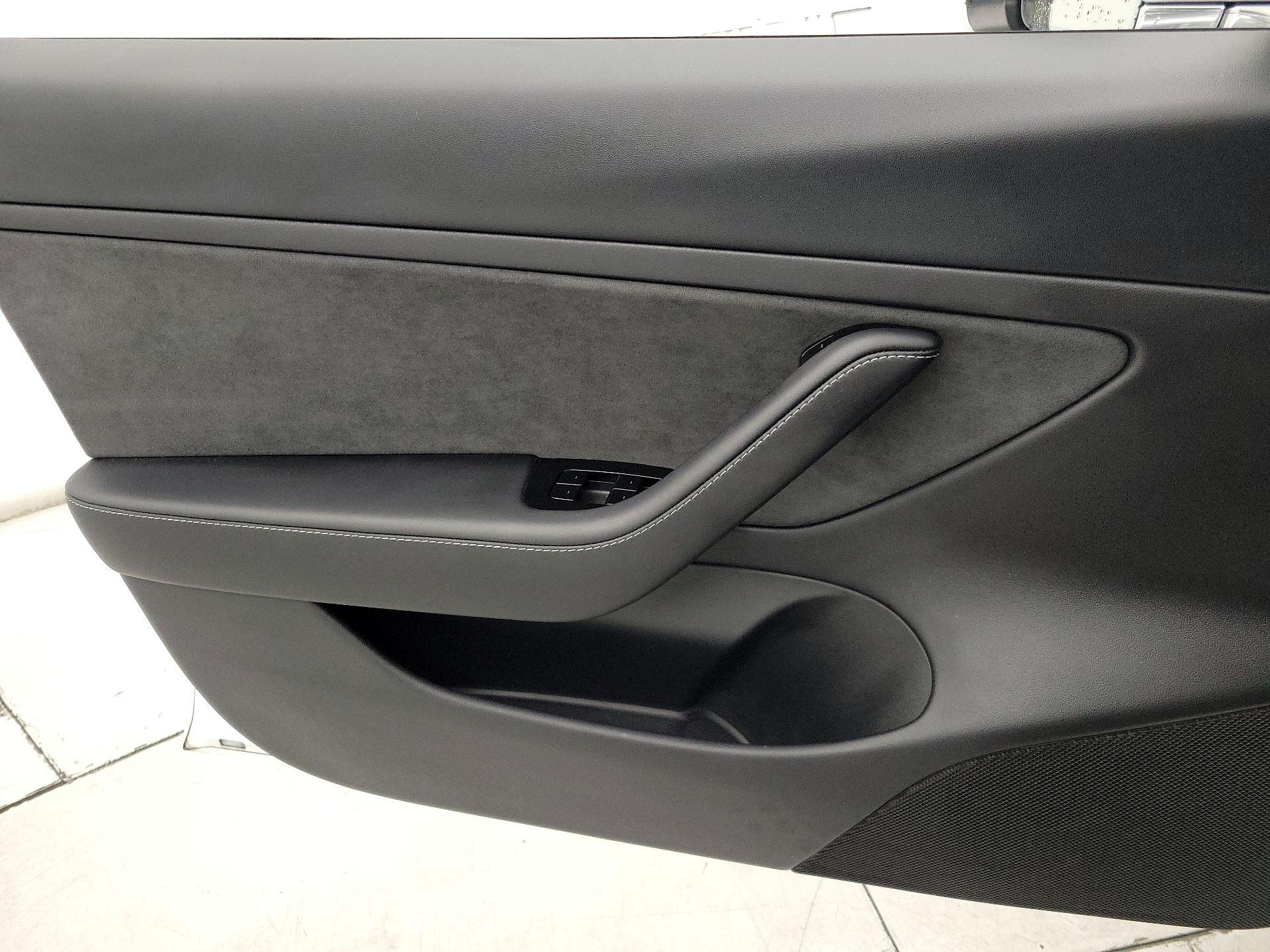 Thumbnail: 2020 Tesla Model 3 - 12