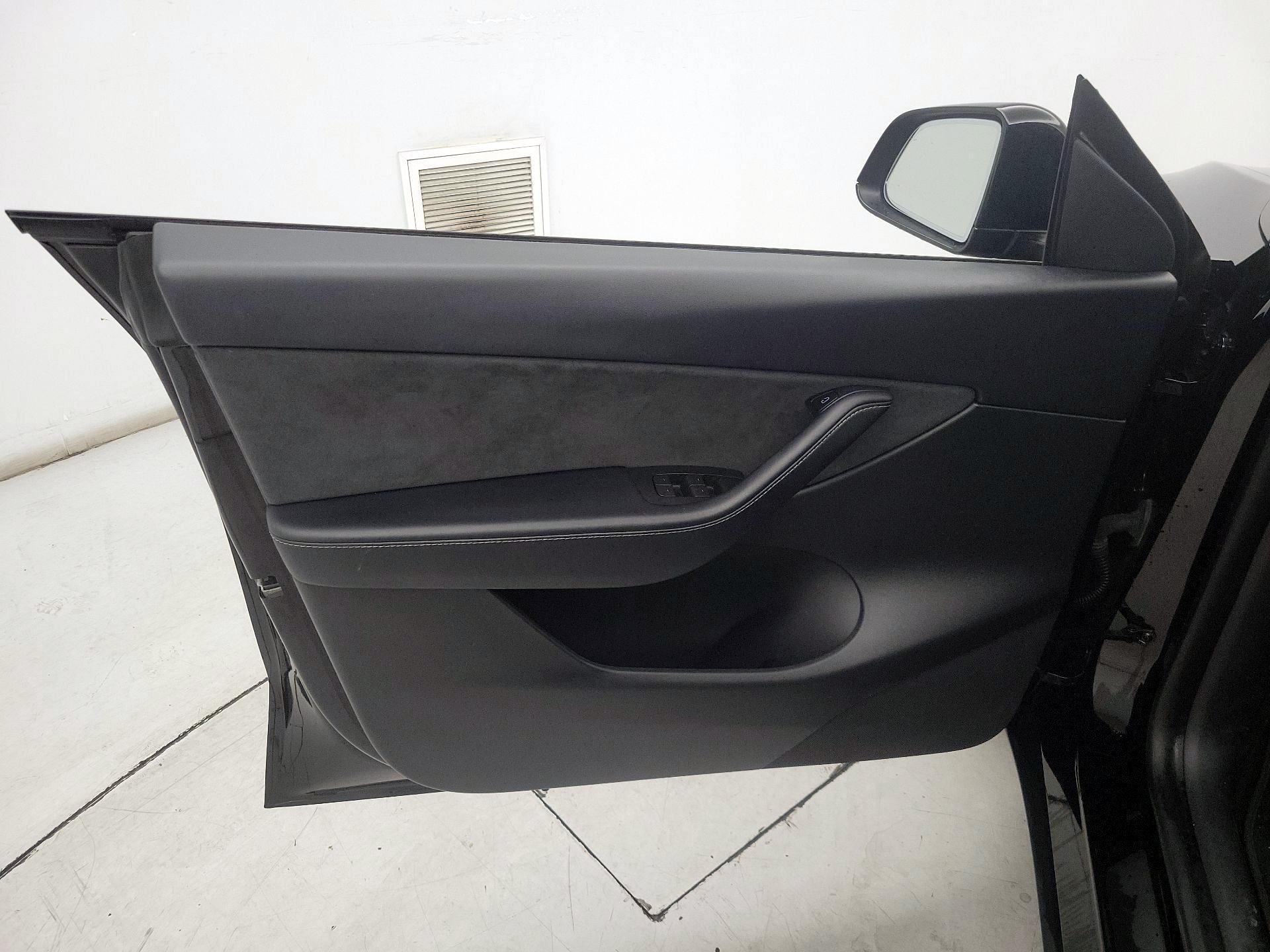 Thumbnail: 2022 Tesla Model Y - 12