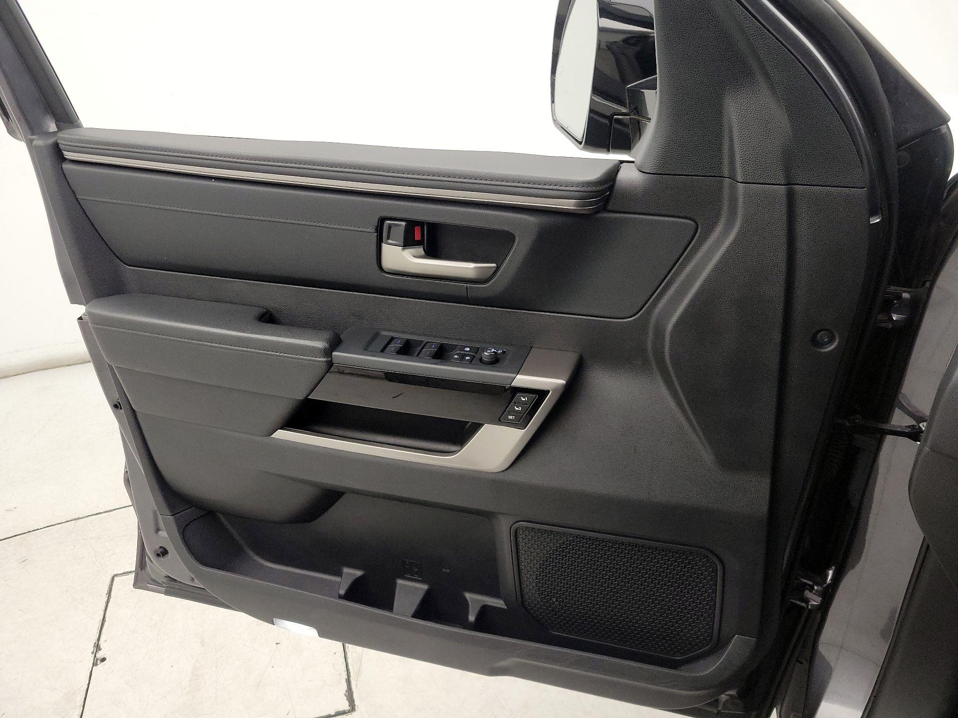 Thumbnail: 2022 Toyota Tundra - 12