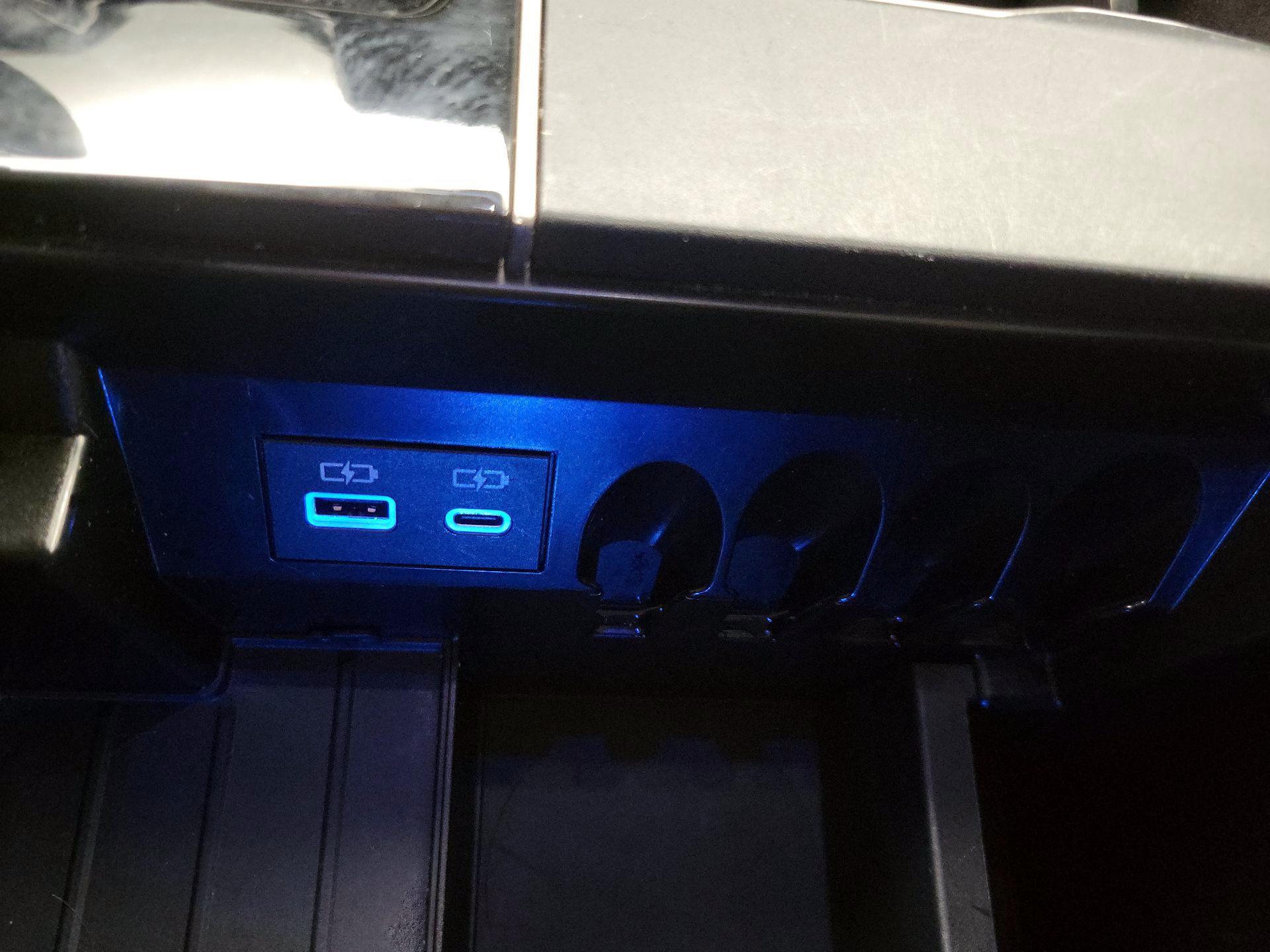 Thumbnail: 2022 Toyota Tundra - 18