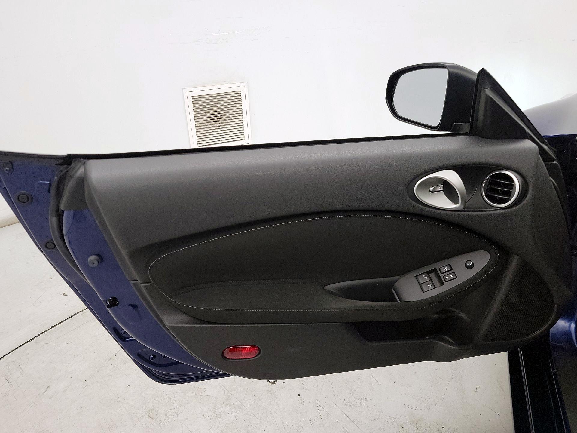 Thumbnail: 2016 Nissan Z - 12