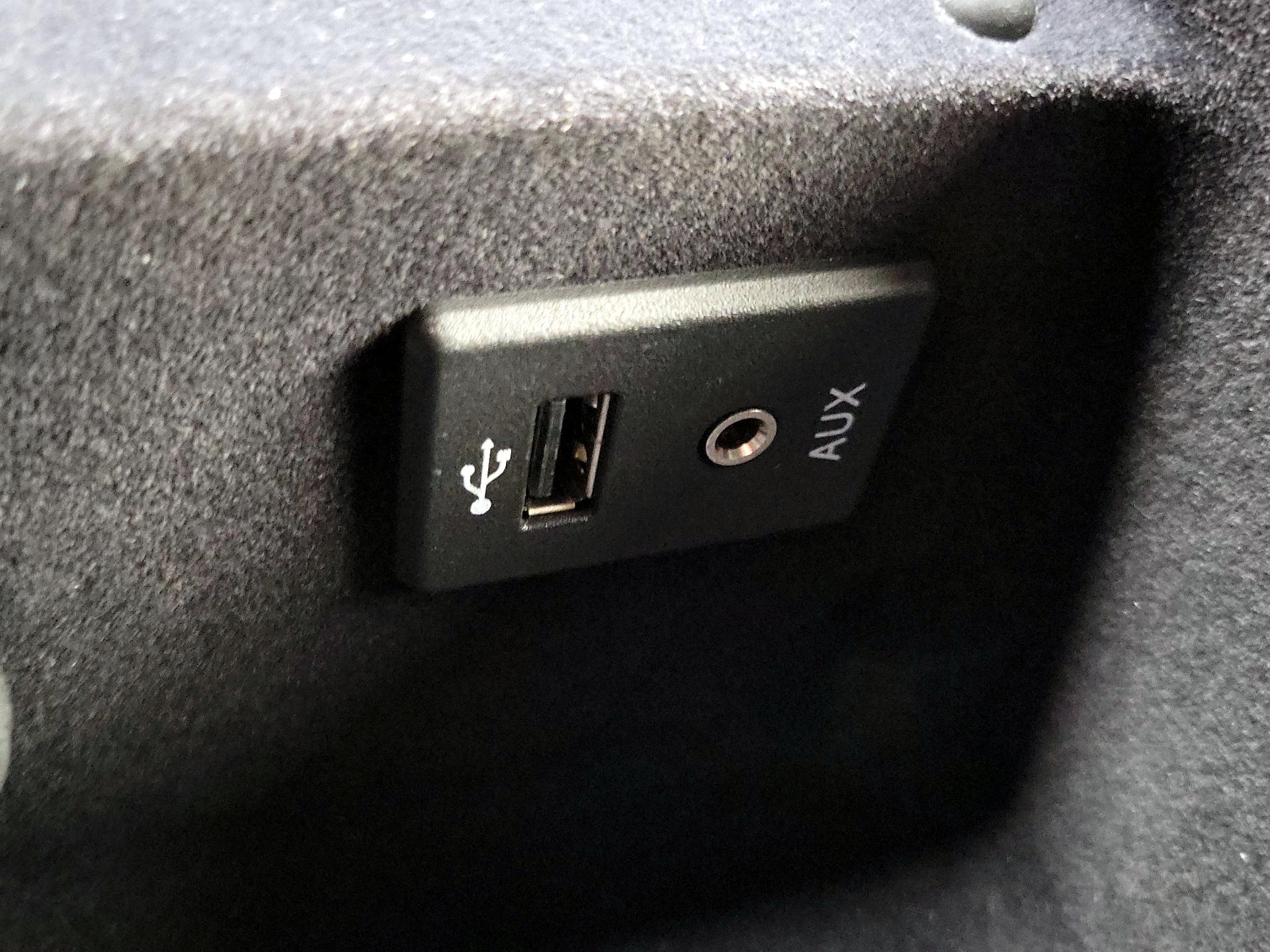 Thumbnail: 2016 Nissan Z - 17