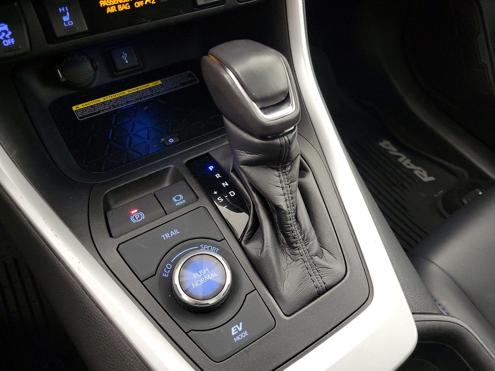 Thumbnail: 2021 Toyota RAV4 - 18