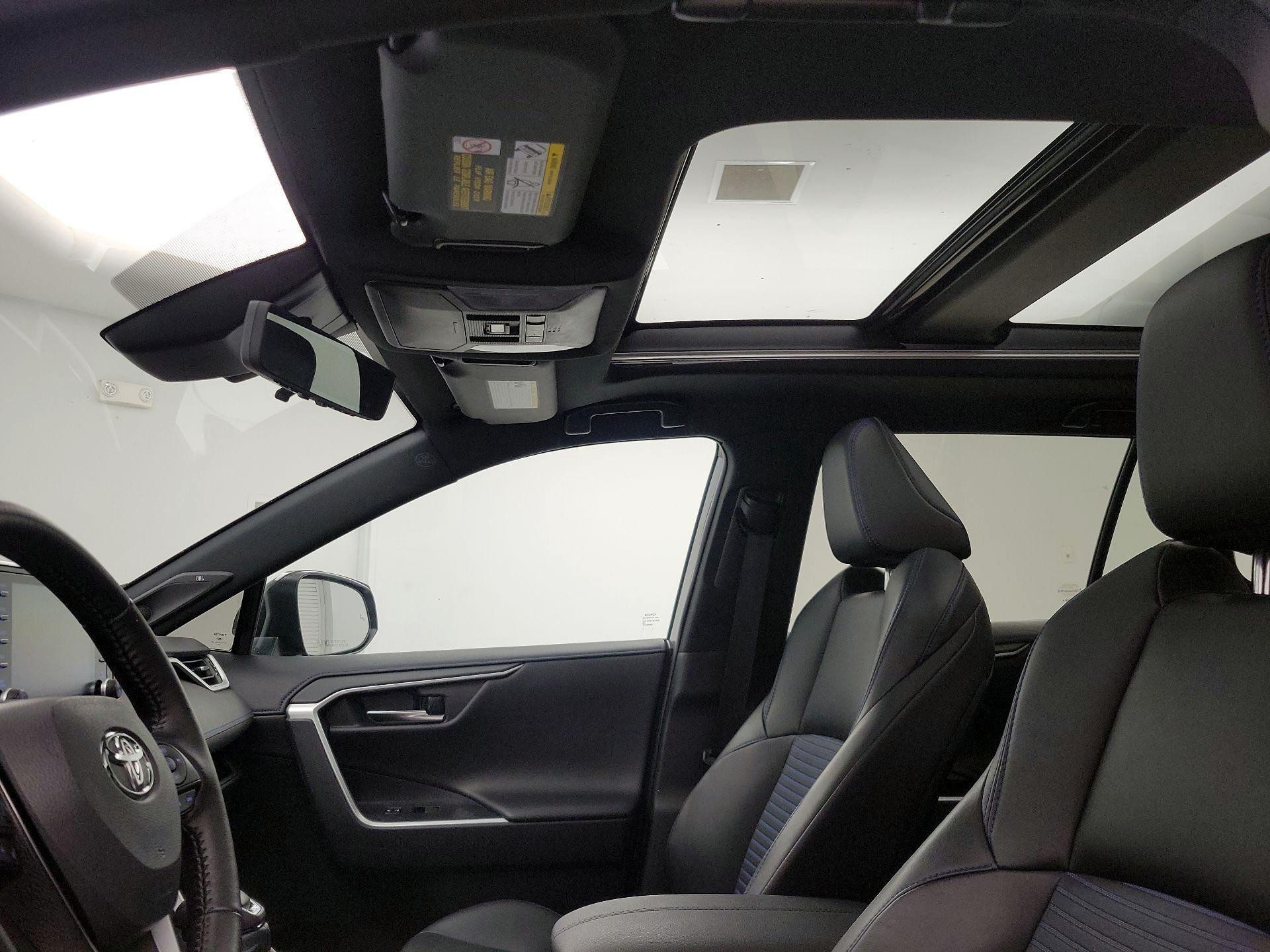 Thumbnail: 2021 Toyota RAV4 - 19