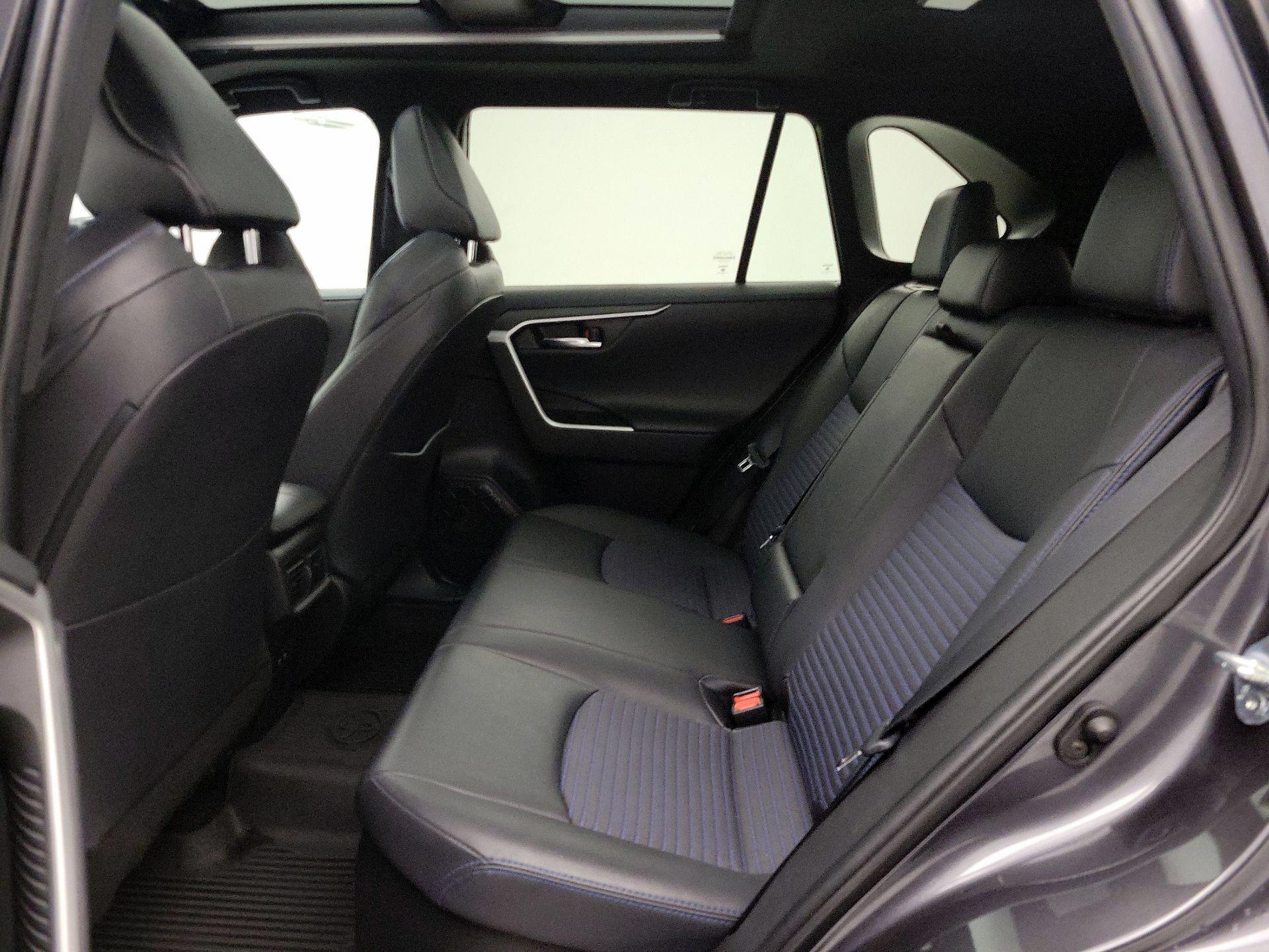 Thumbnail: 2021 Toyota RAV4 - 20