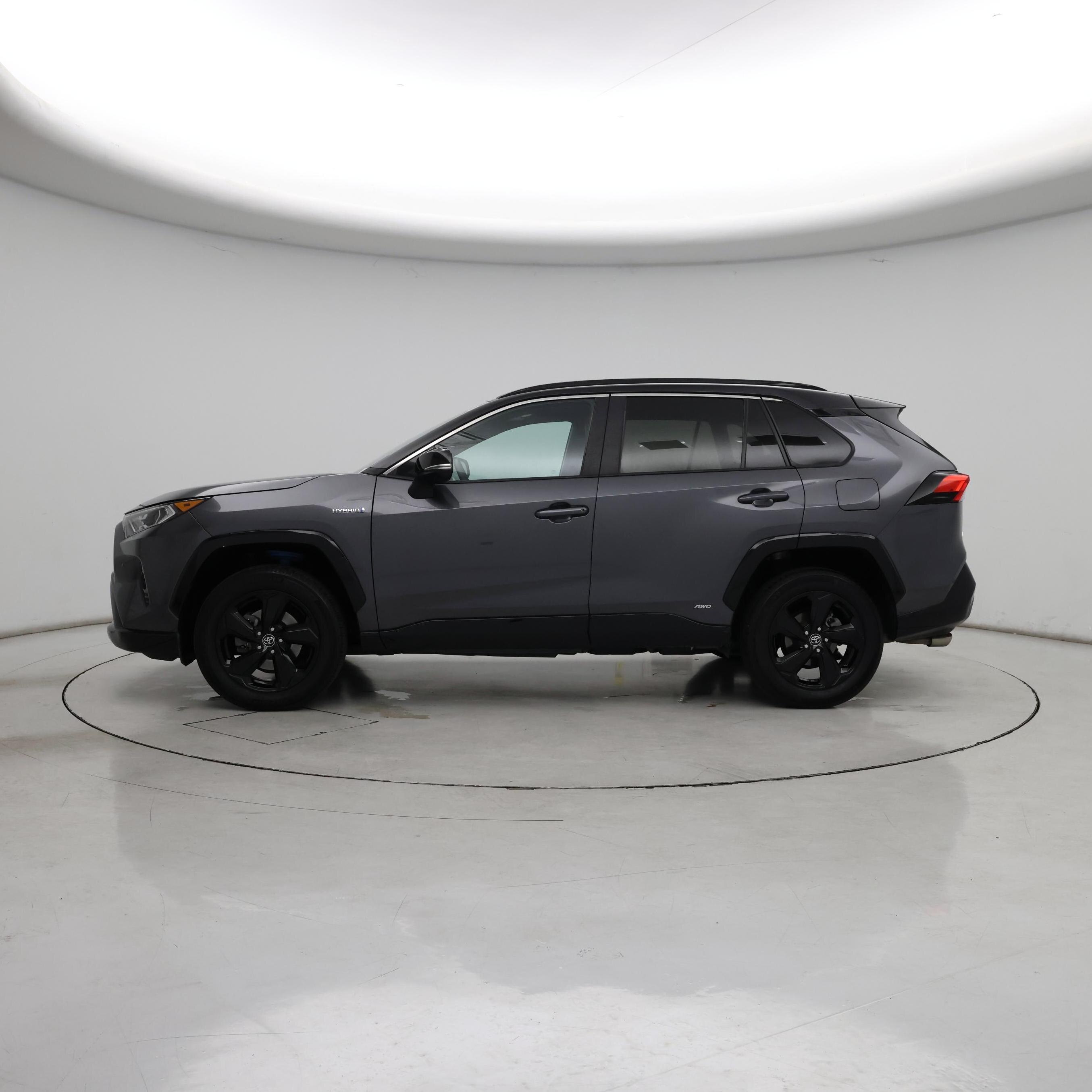 Thumbnail: 2021 Toyota RAV4 - 3