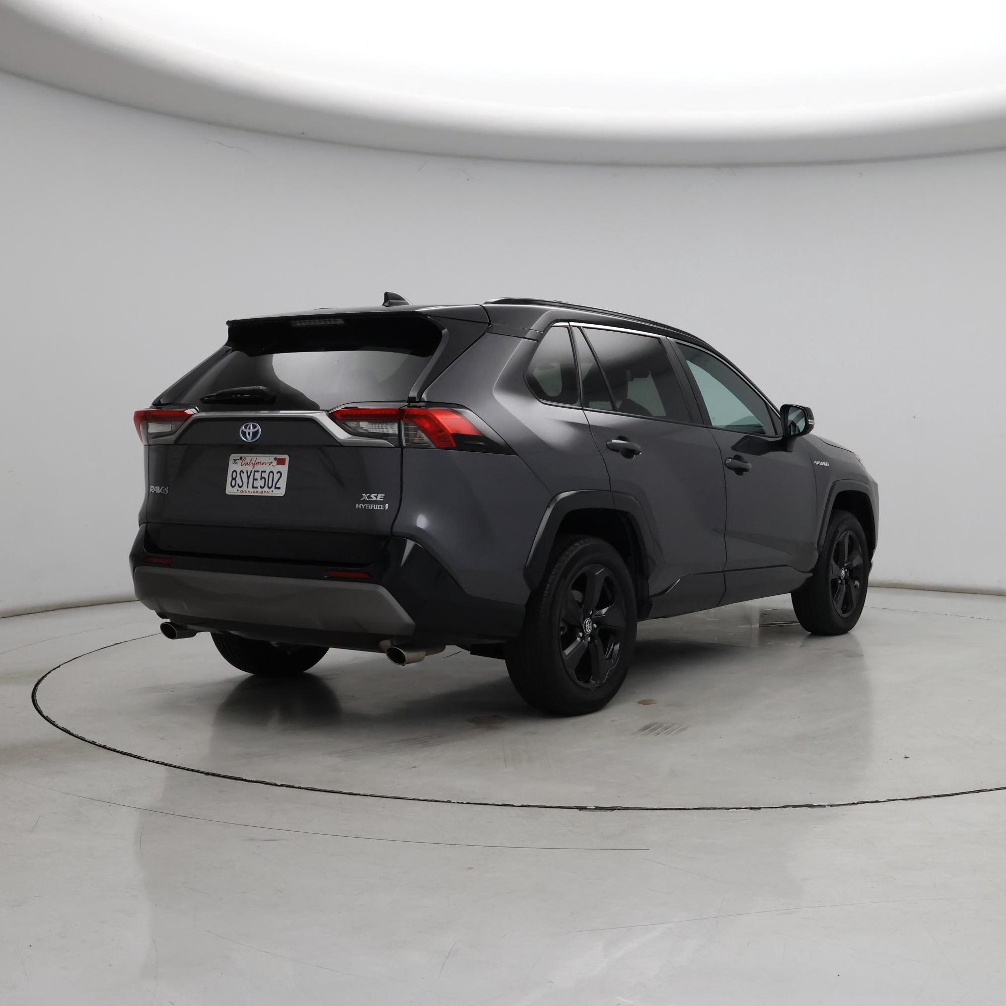 Thumbnail: 2021 Toyota RAV4 - 8