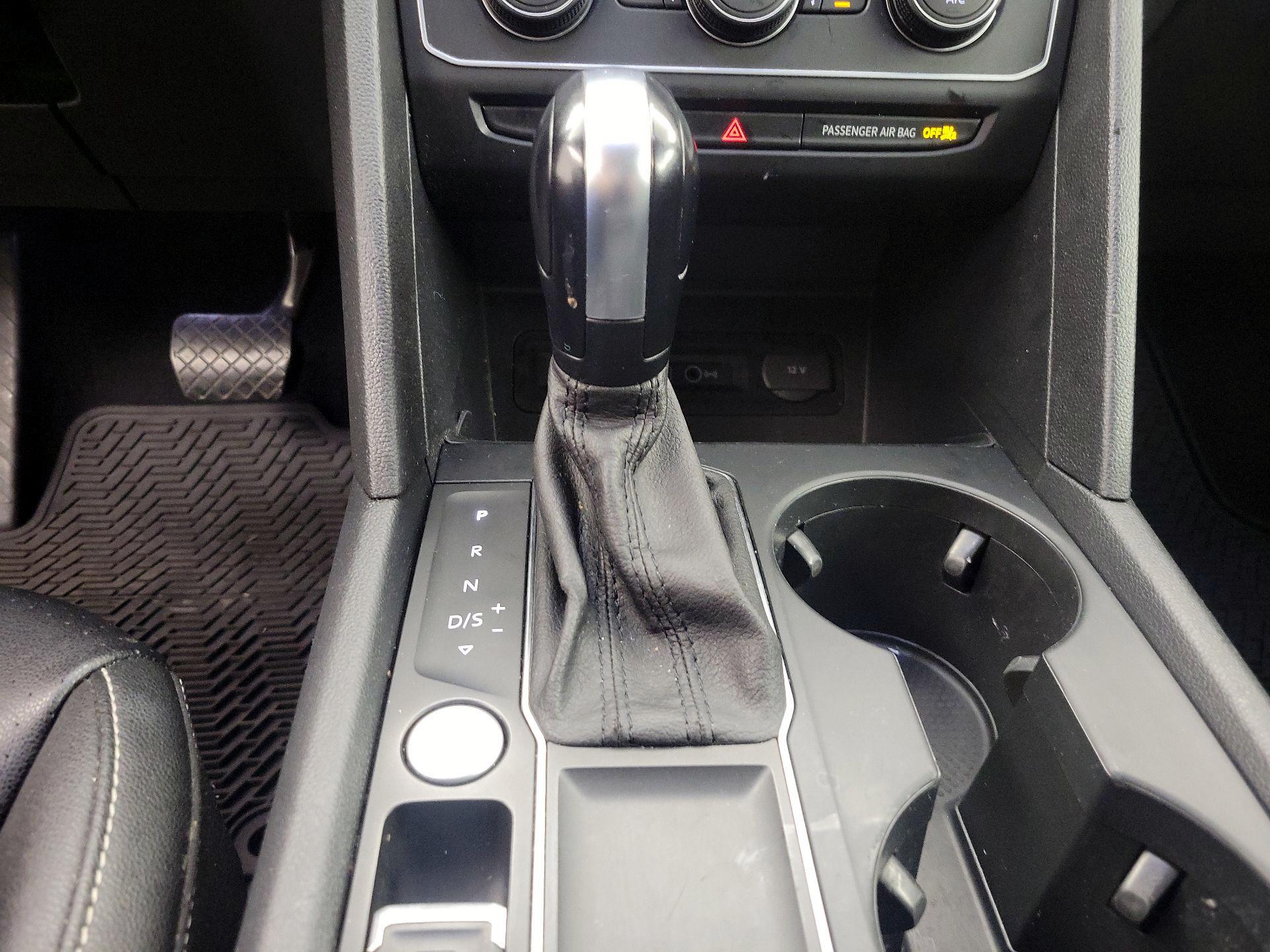 Thumbnail: 2021 Volkswagen Atlas - 17