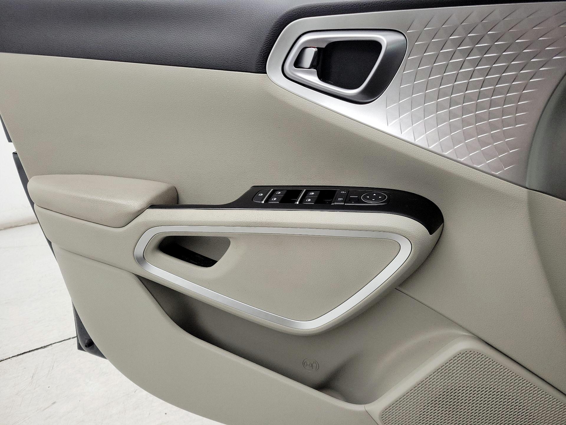 Thumbnail: 2023 Kia Soul - 12