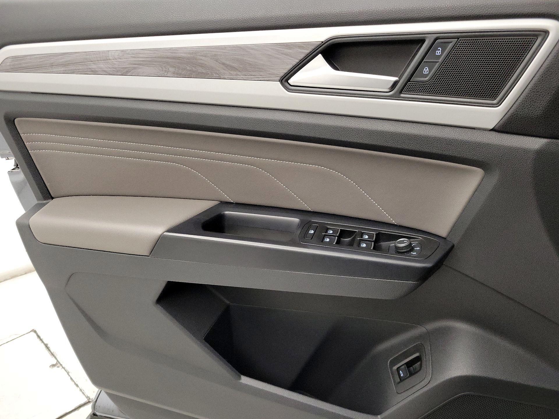 Thumbnail: 2021 Volkswagen Atlas - 12