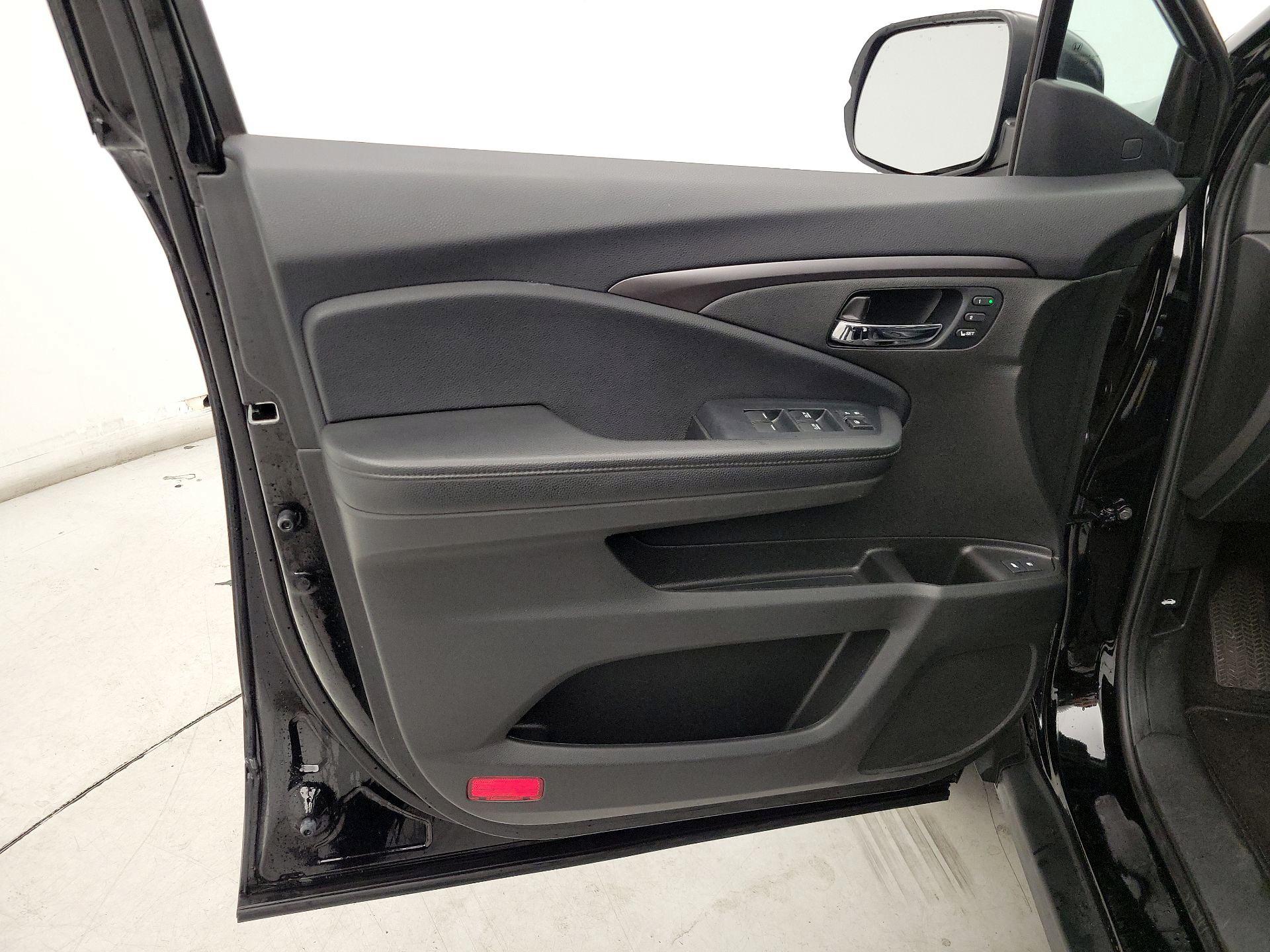 Thumbnail: 2022 Honda Pilot - 12