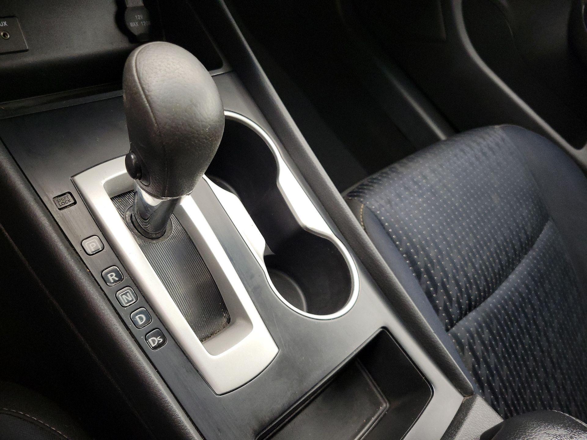 Thumbnail: 2016 Nissan Altima - 17