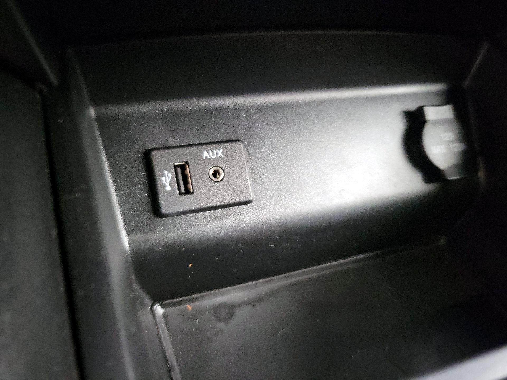 Thumbnail: 2016 Nissan Altima - 18