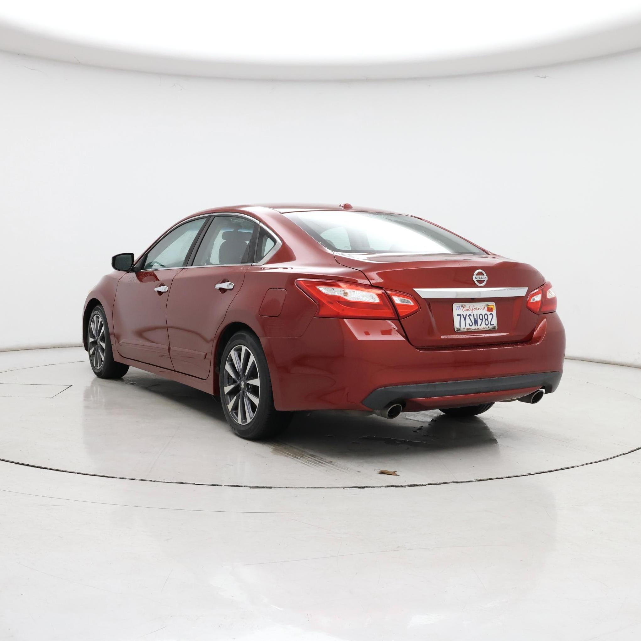 Thumbnail: 2016 Nissan Altima - 2