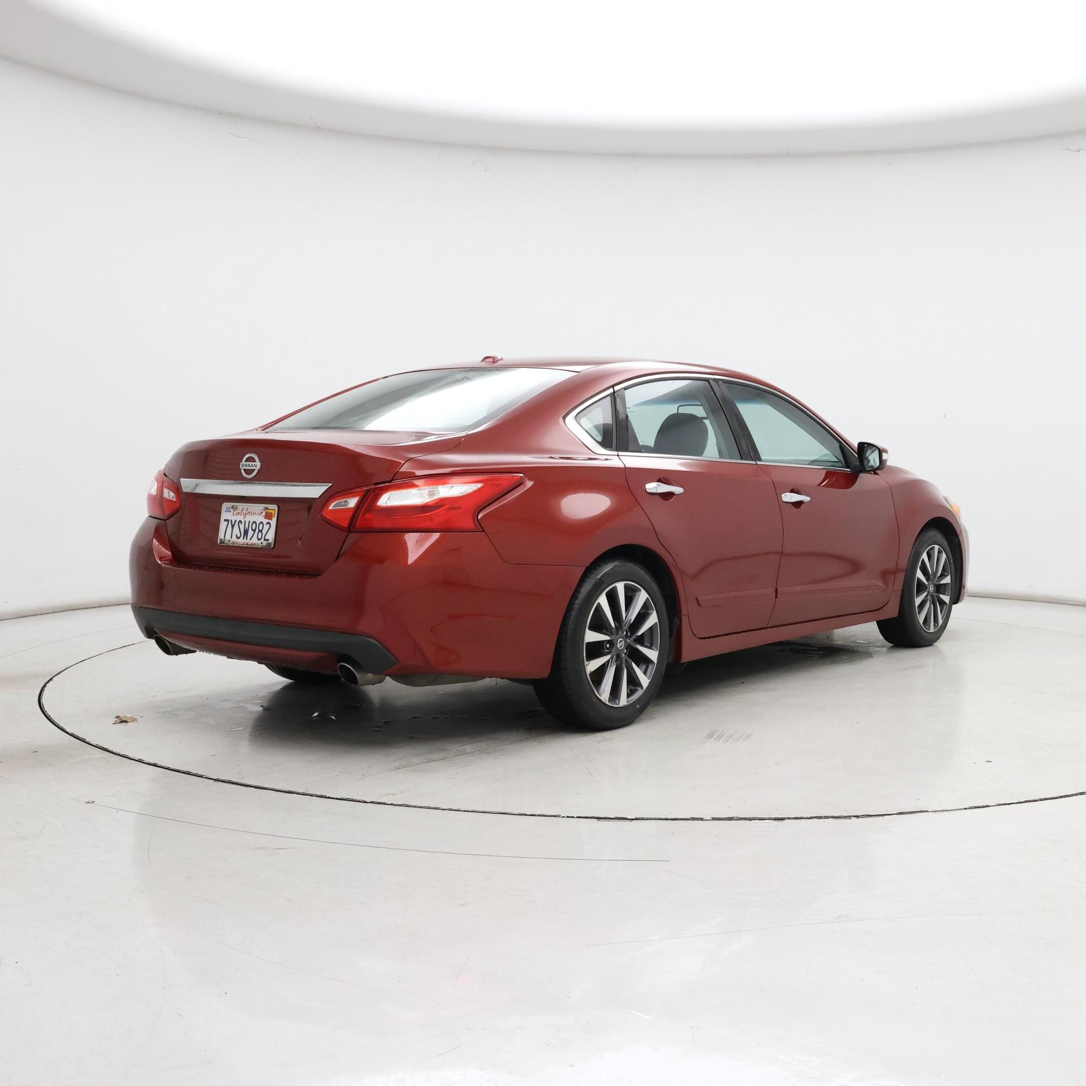 Thumbnail: 2016 Nissan Altima - 8