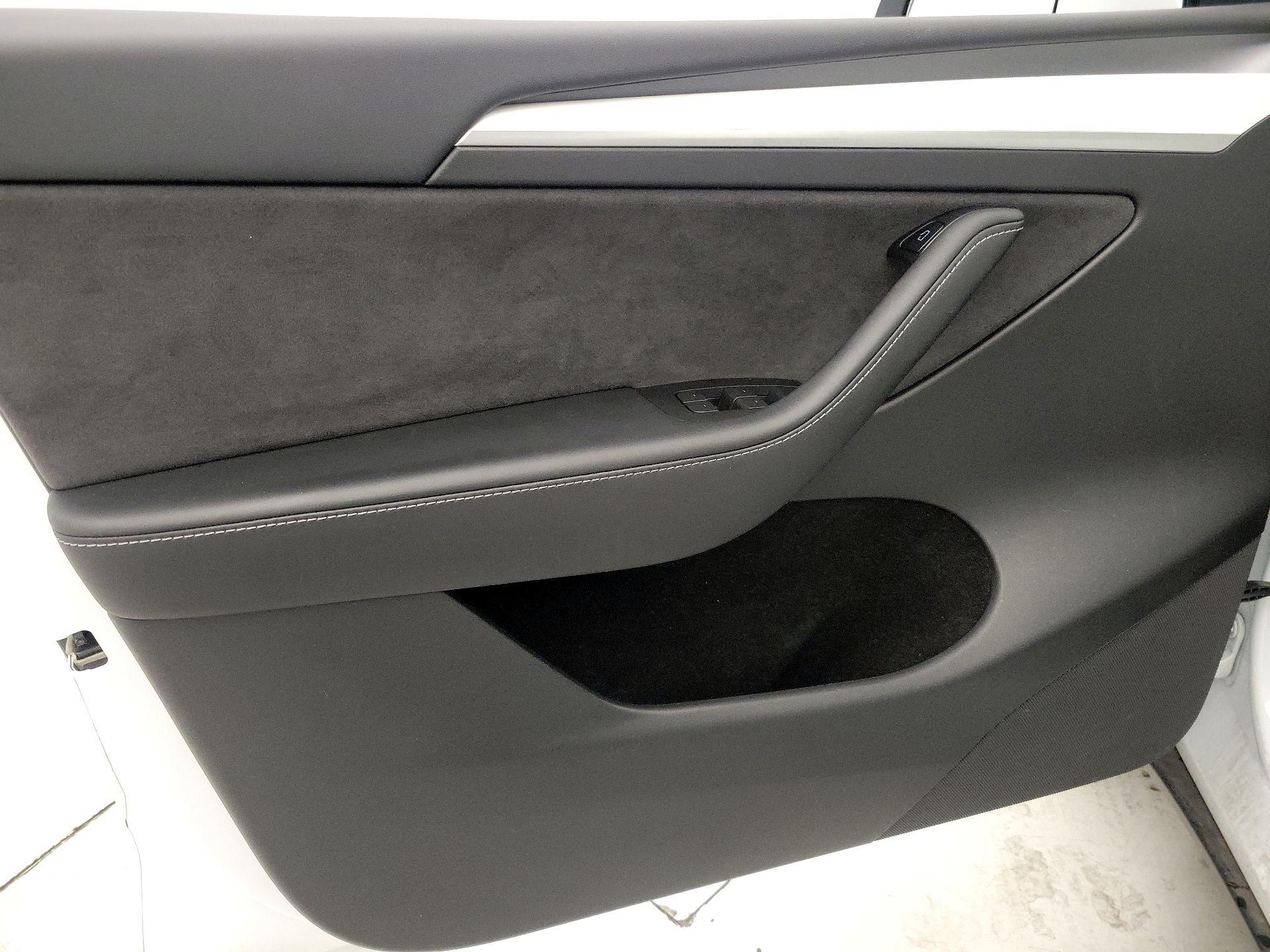 Thumbnail: 2023 Tesla Model Y - 12