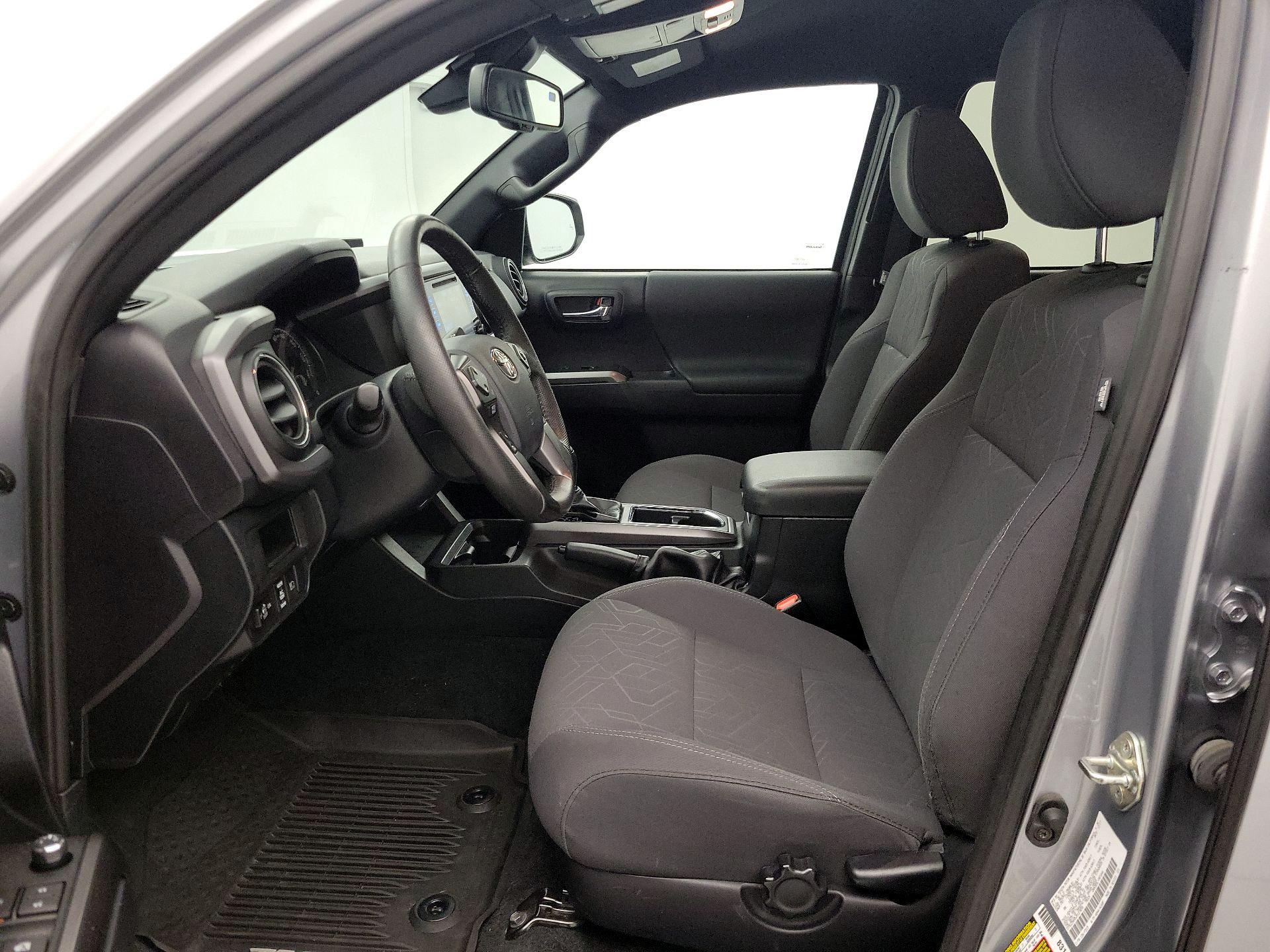 Thumbnail: 2018 Toyota Tacoma - 11