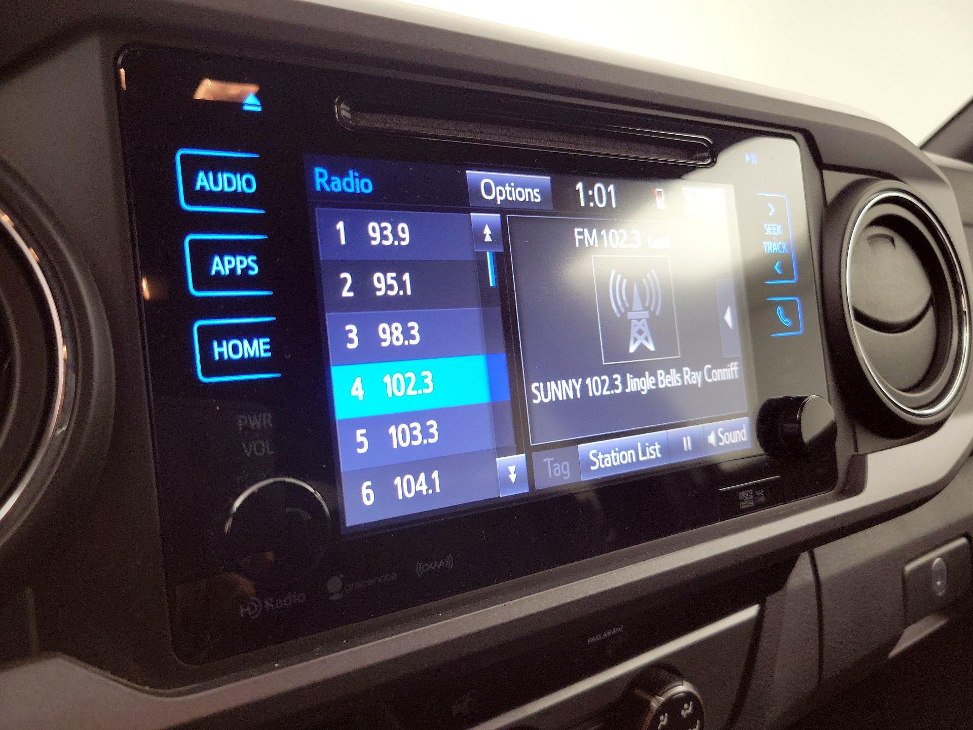 Thumbnail: 2018 Toyota Tacoma - 15